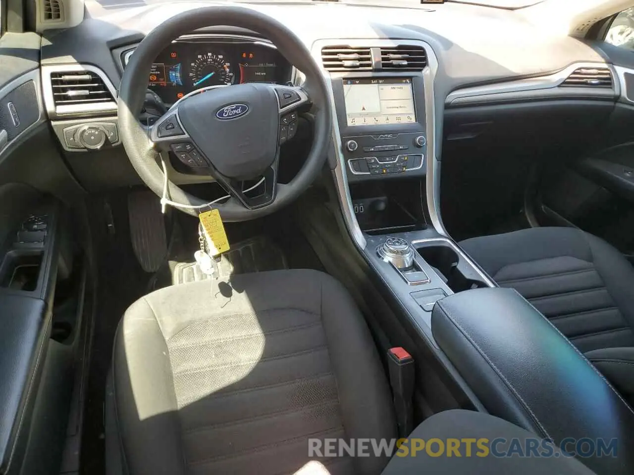 8 Photograph of a damaged car 3FA6P0HD8KR198610 FORD FUSION 2019