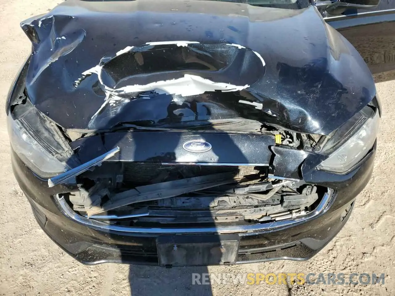 11 Photograph of a damaged car 3FA6P0HD8KR250561 FORD FUSION 2019