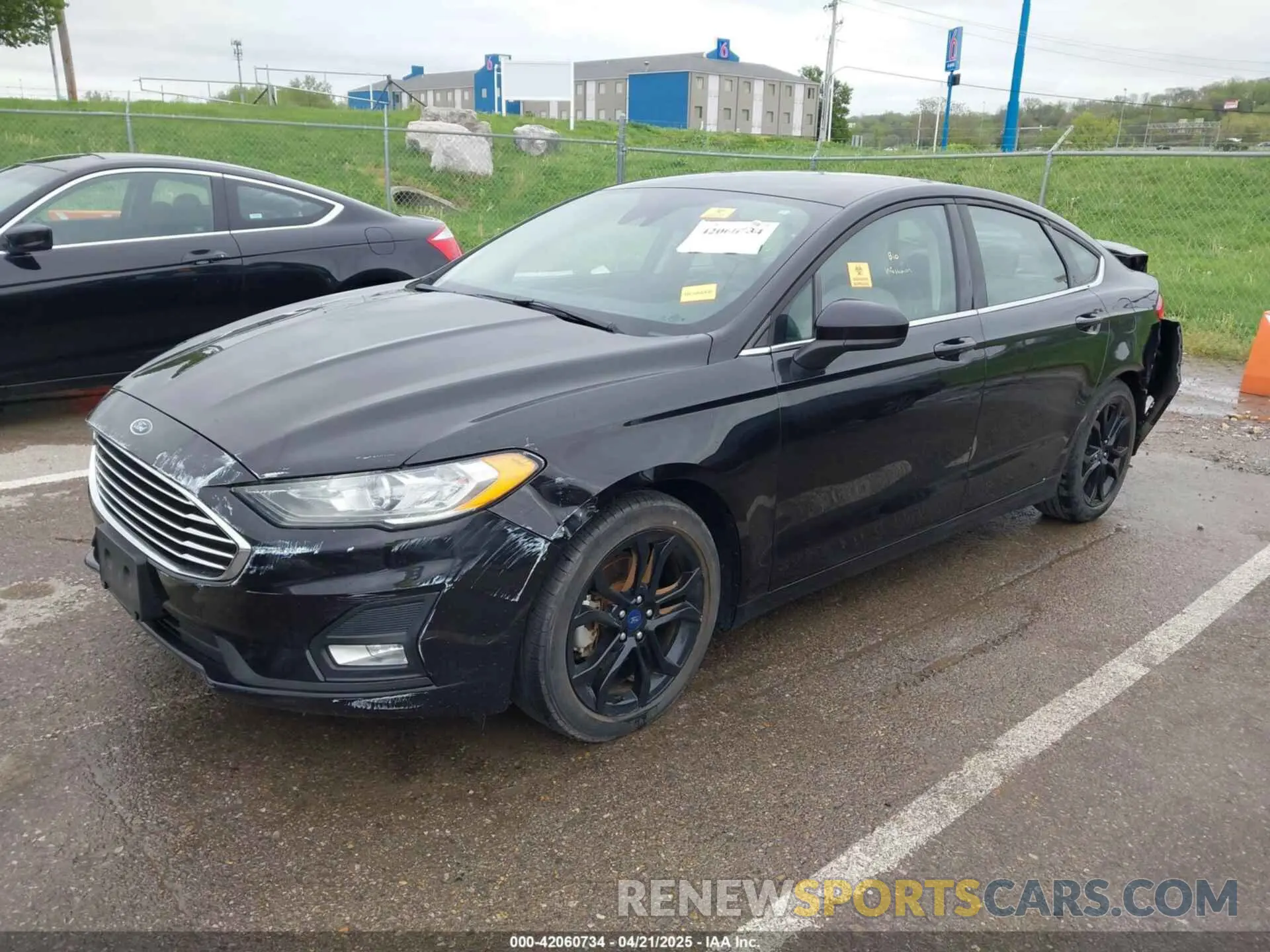 2 Photograph of a damaged car 3FA6P0HD8KR250818 FORD FUSION 2019