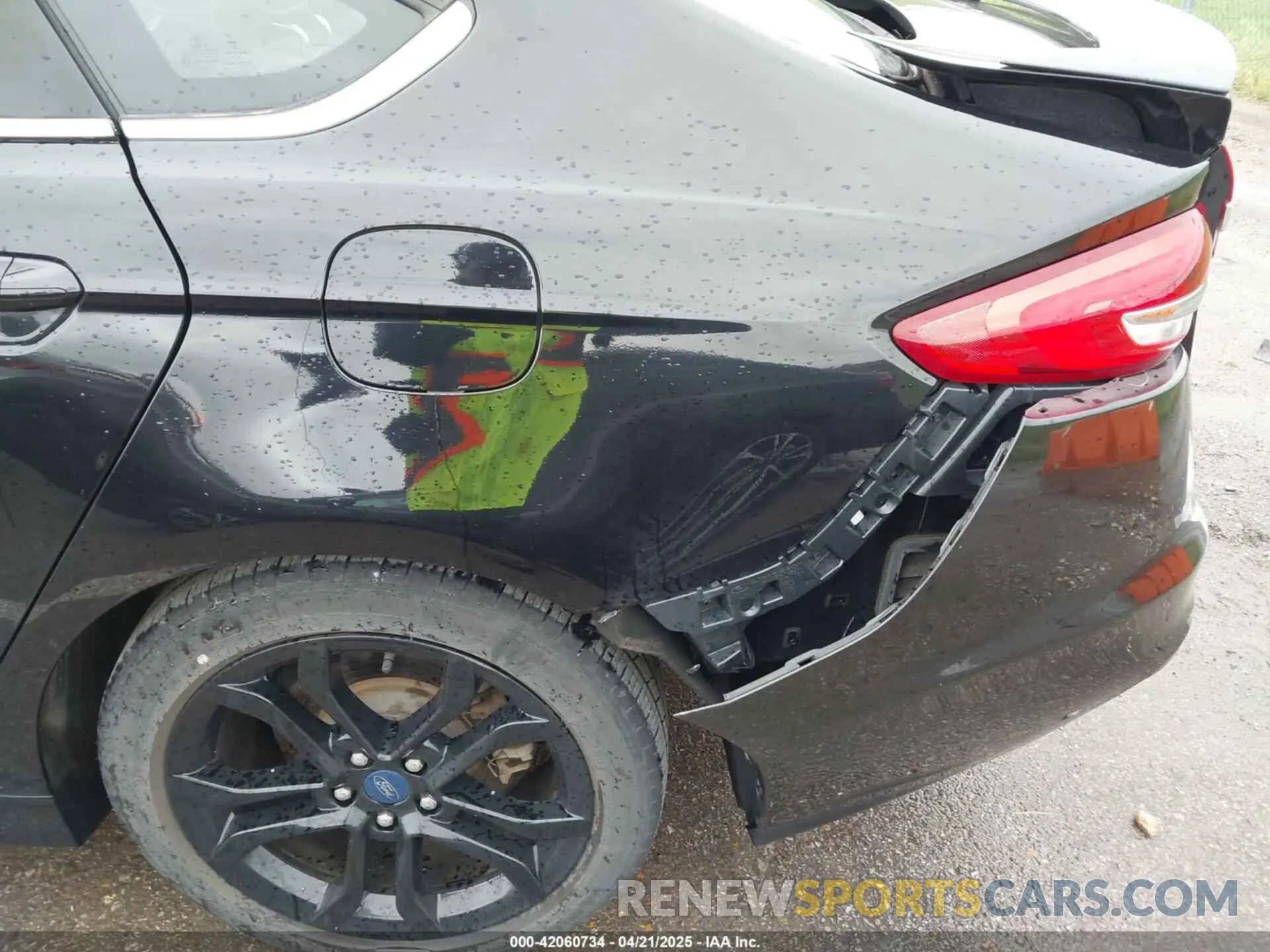 6 Photograph of a damaged car 3FA6P0HD8KR250818 FORD FUSION 2019