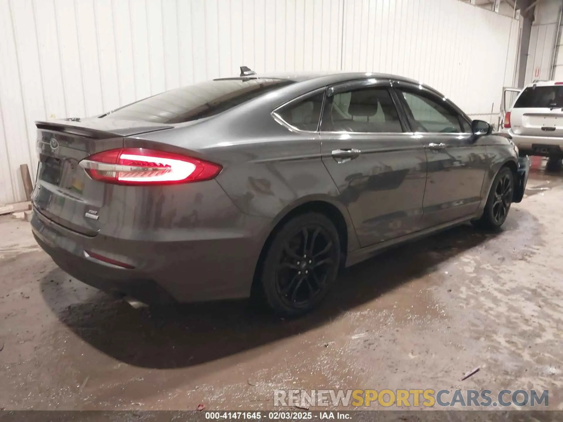 4 Photograph of a damaged car 3FA6P0HD9KR103813 FORD FUSION 2019
