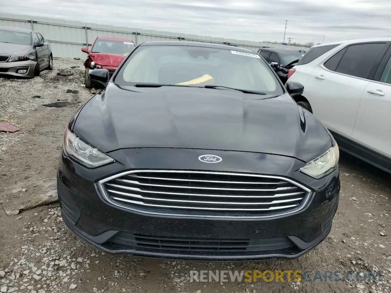 5 Photograph of a damaged car 3FA6P0HD9KR142918 FORD FUSION 2019