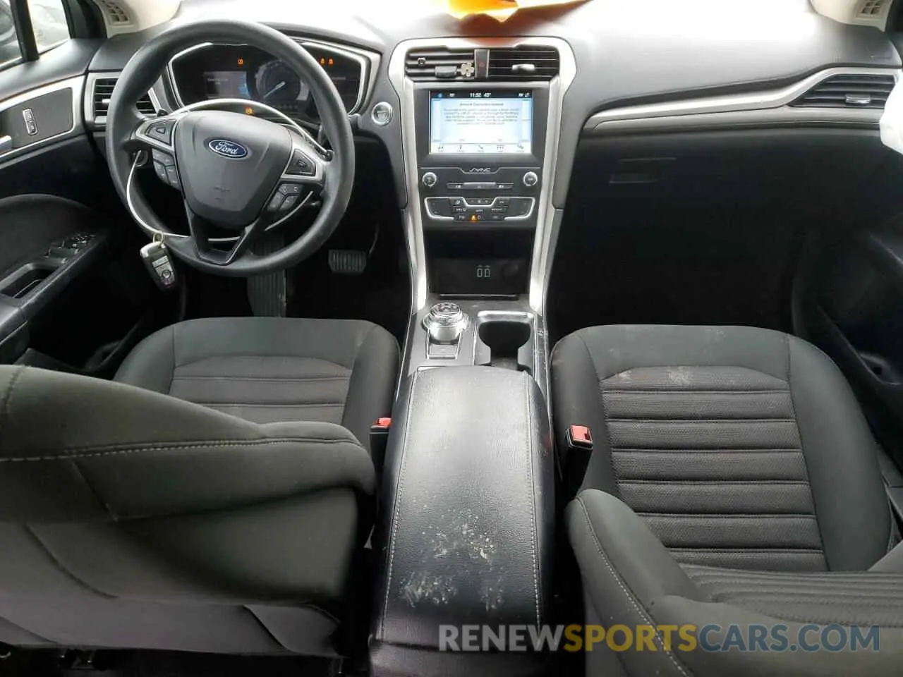 8 Photograph of a damaged car 3FA6P0HD9KR142918 FORD FUSION 2019