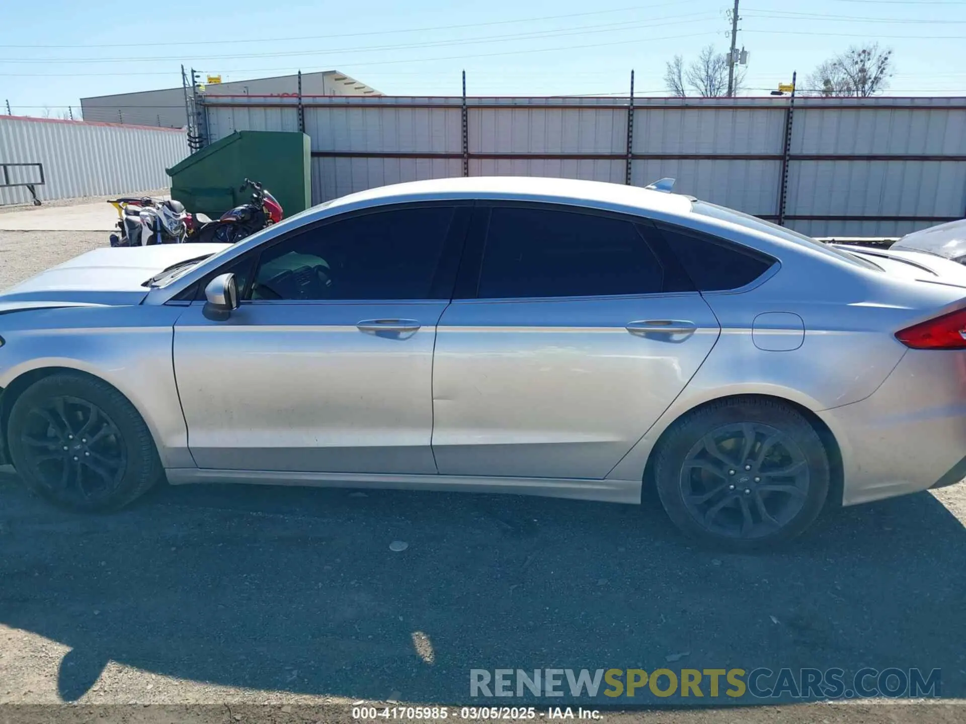 15 Photograph of a damaged car 3FA6P0HD9KR172372 FORD FUSION 2019
