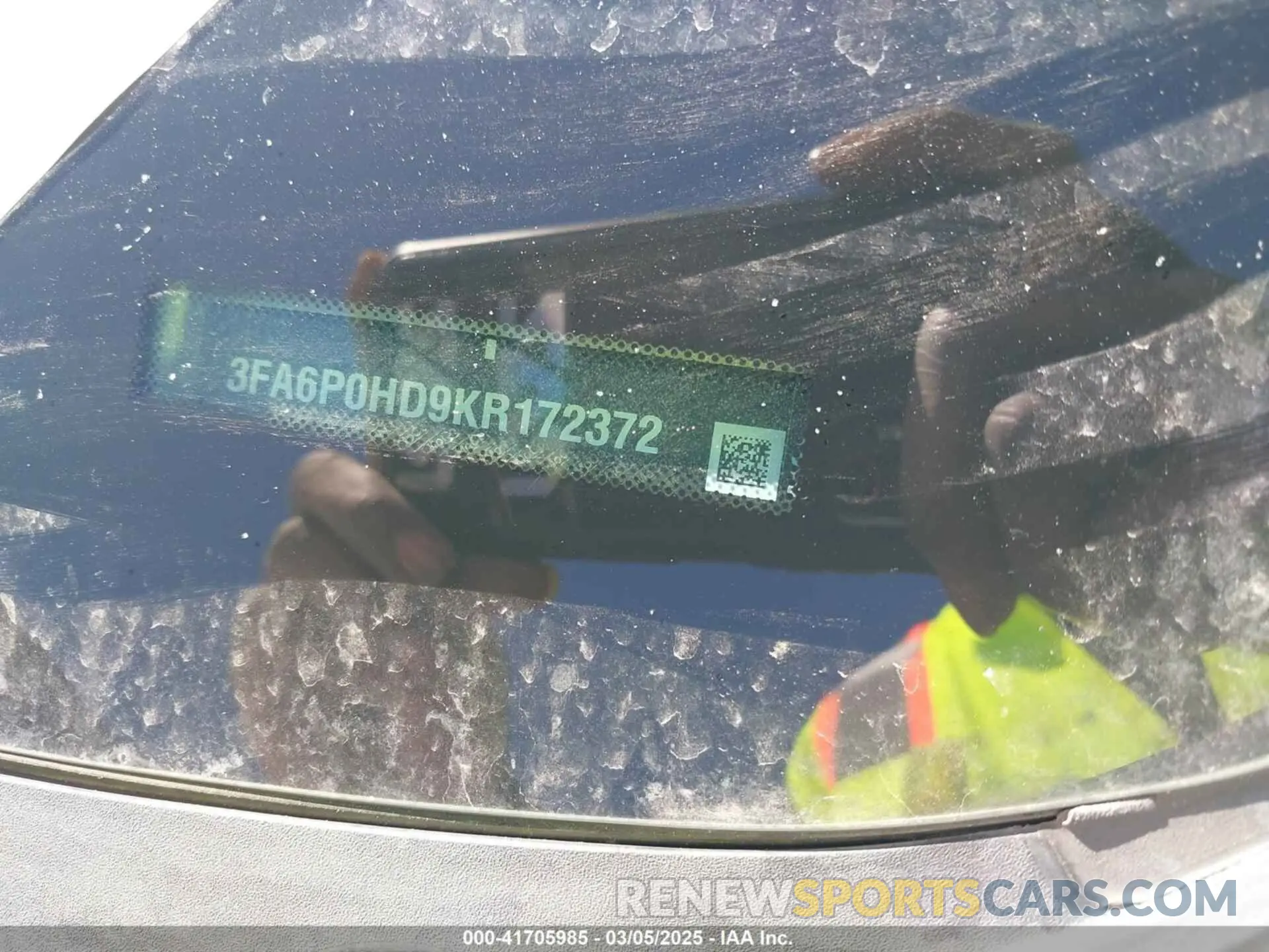 9 Photograph of a damaged car 3FA6P0HD9KR172372 FORD FUSION 2019