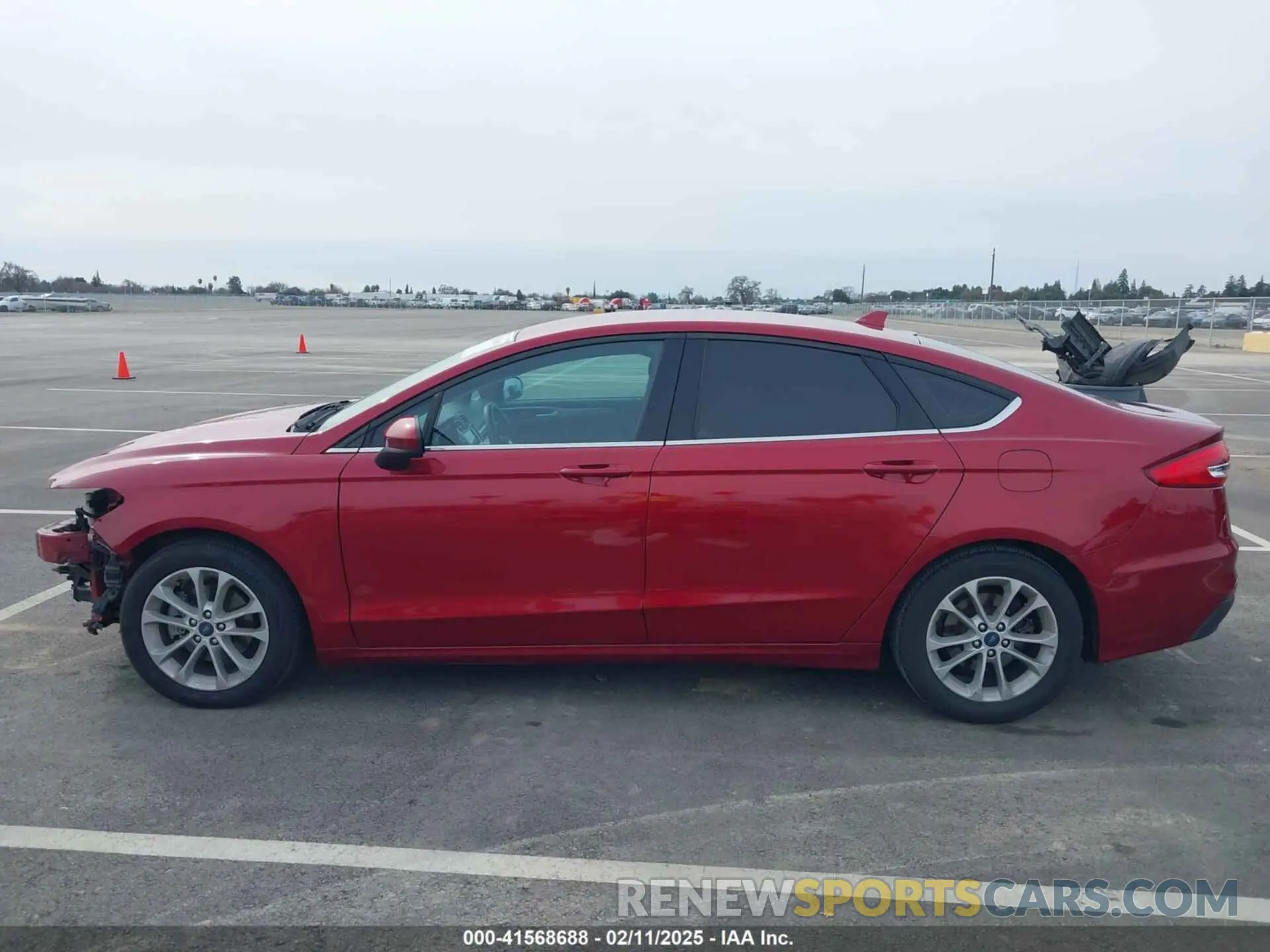 15 Photograph of a damaged car 3FA6P0HD9KR178673 FORD FUSION 2019
