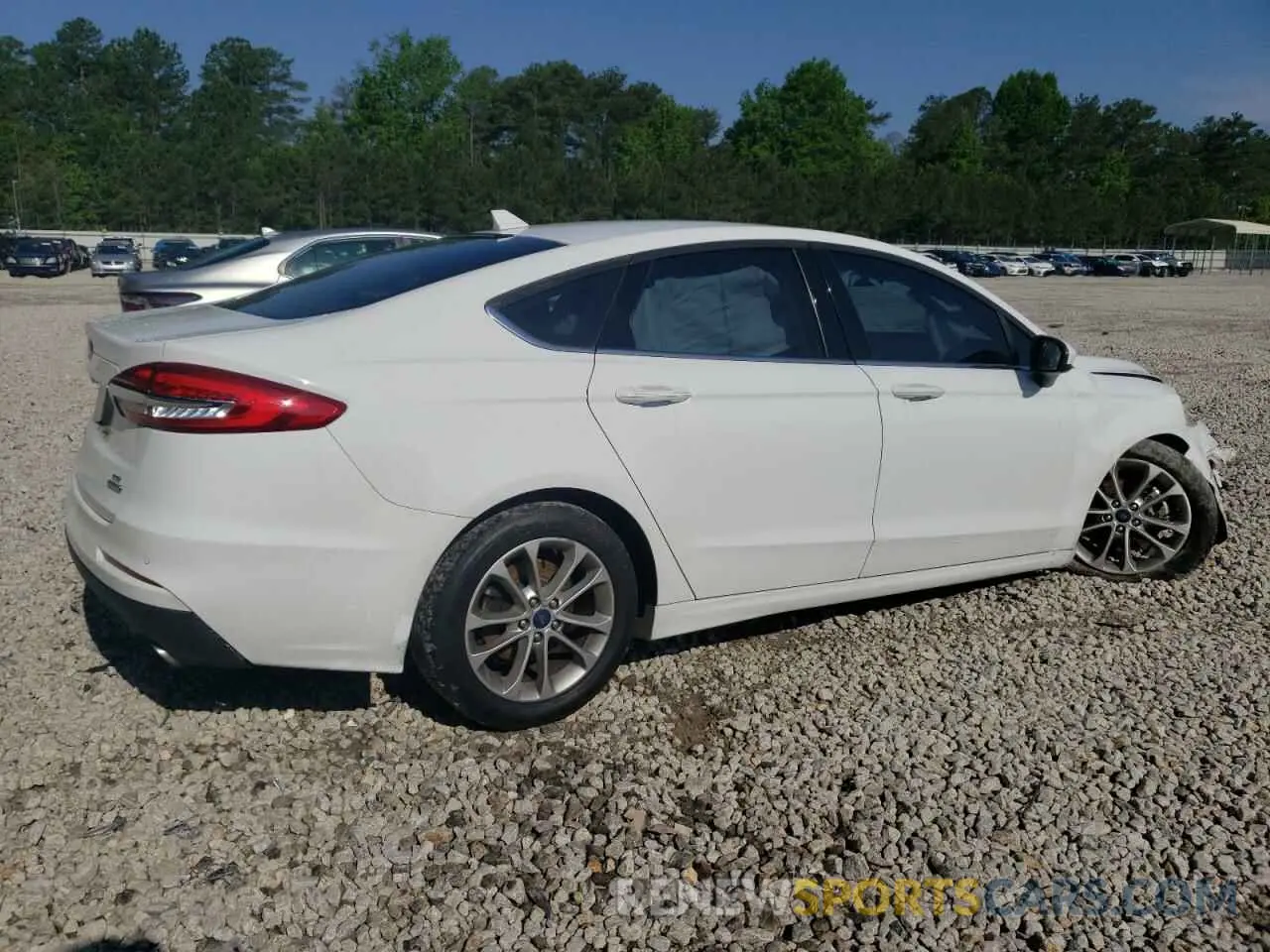 3 Photograph of a damaged car 3FA6P0HD9KR192914 FORD FUSION 2019