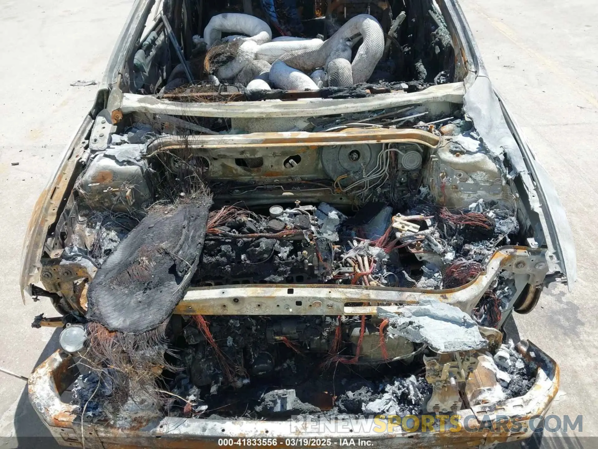 10 Photograph of a damaged car 3FA6P0HD9KR193819 FORD FUSION 2019
