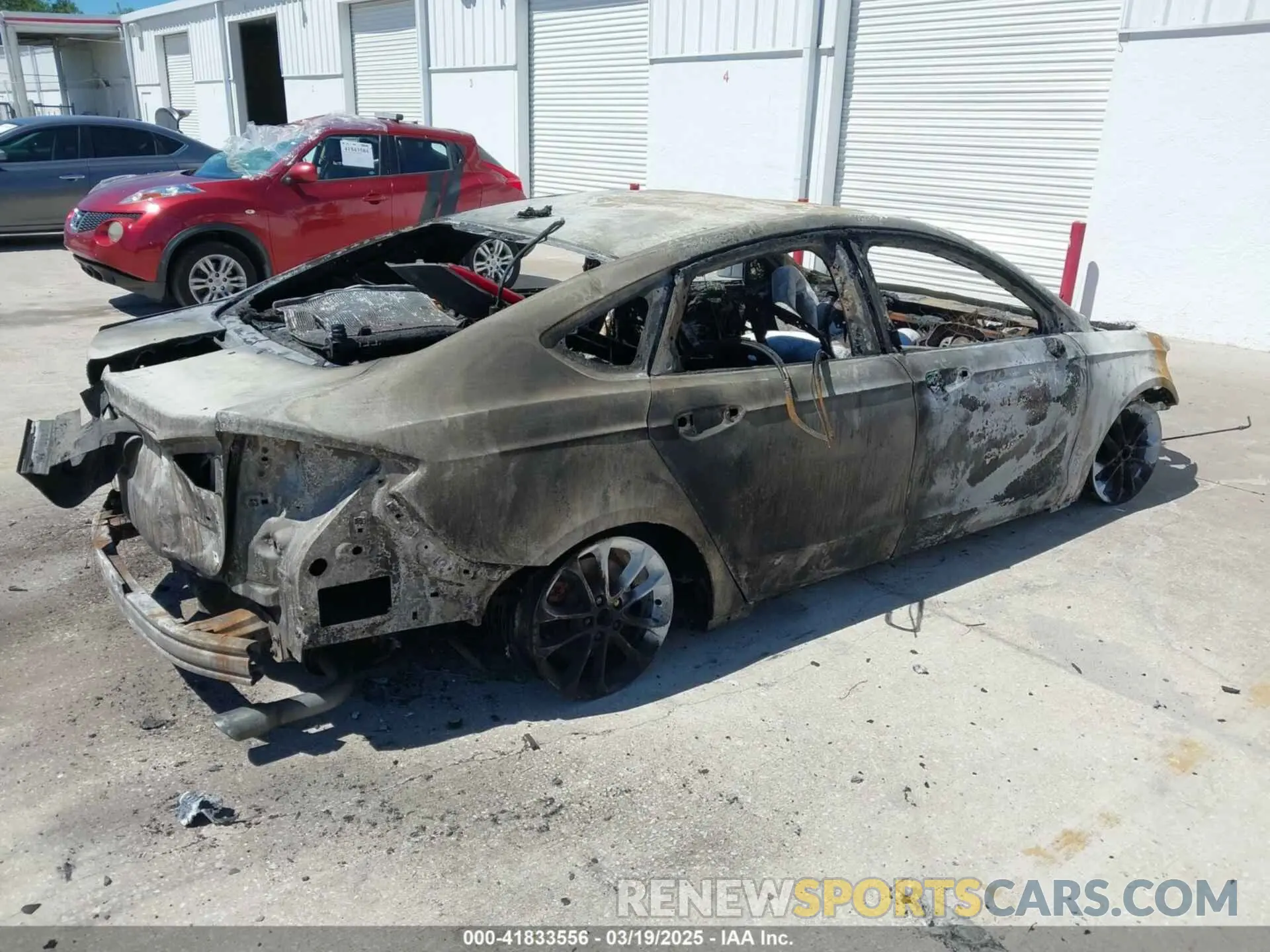 4 Photograph of a damaged car 3FA6P0HD9KR193819 FORD FUSION 2019