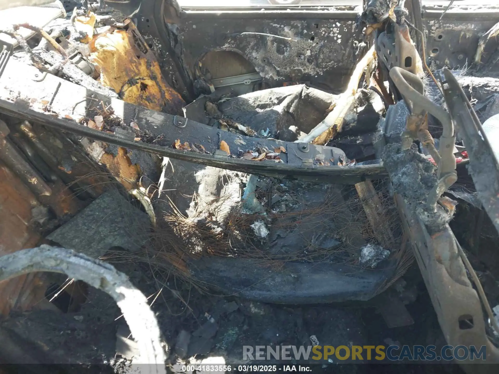 8 Photograph of a damaged car 3FA6P0HD9KR193819 FORD FUSION 2019