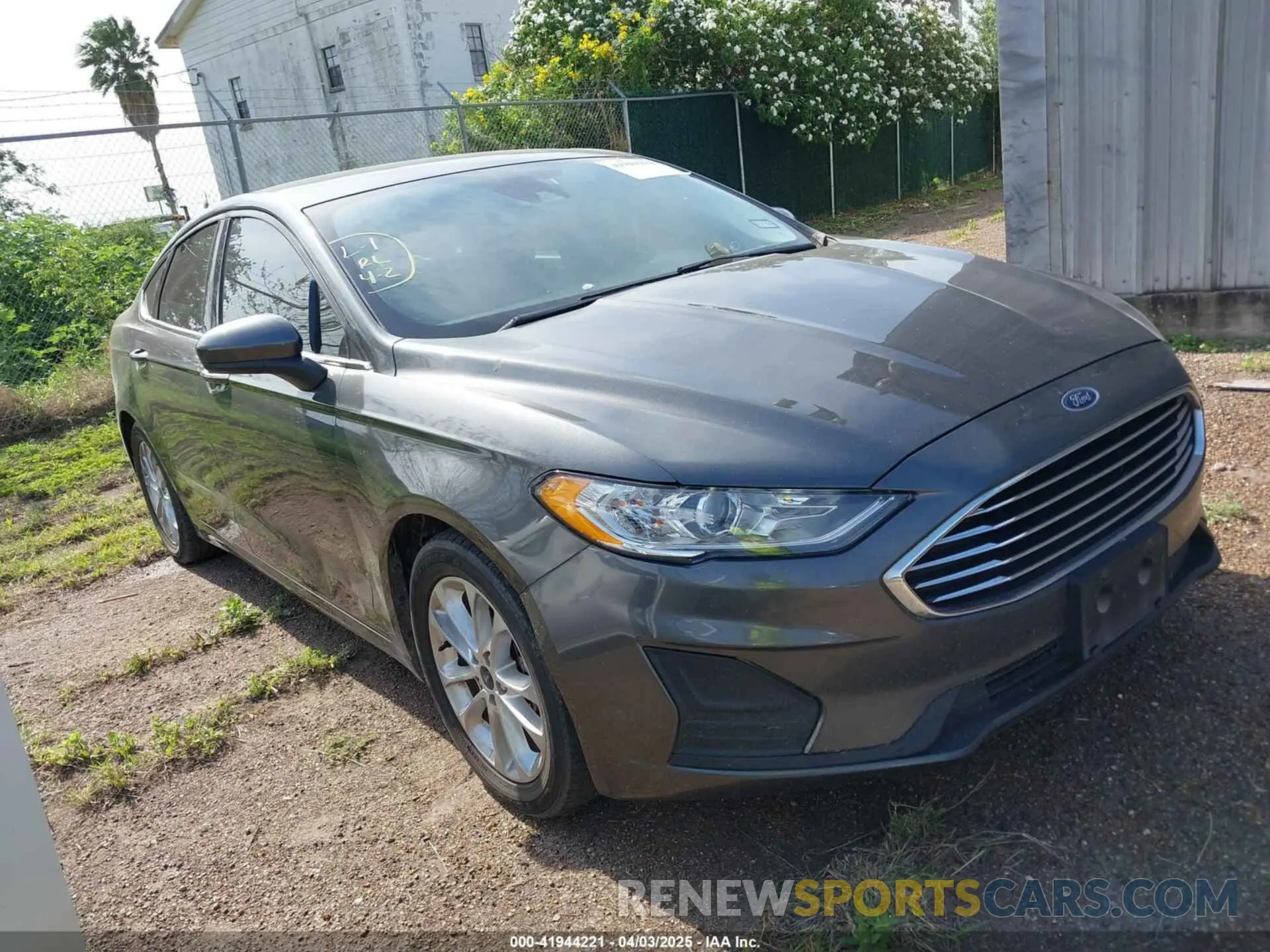 1 Photograph of a damaged car 3FA6P0HD9KR215415 FORD FUSION 2019