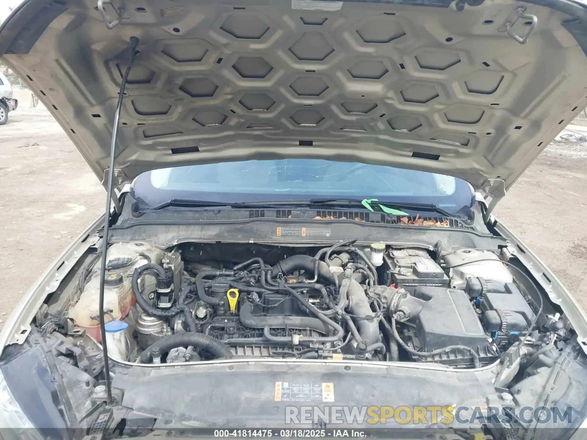 10 Photograph of a damaged car 3FA6P0HD9KR232182 FORD FUSION 2019