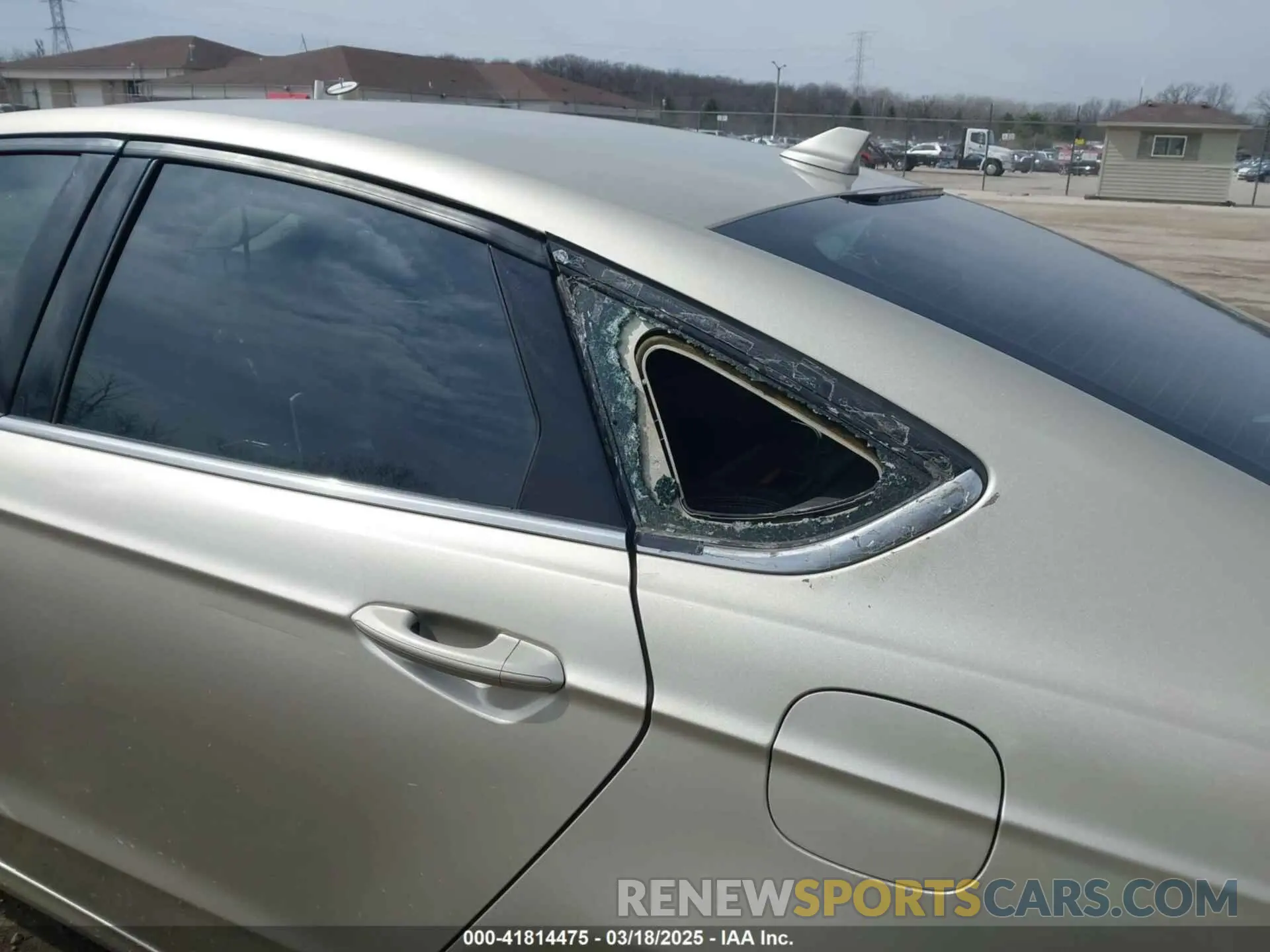 20 Photograph of a damaged car 3FA6P0HD9KR232182 FORD FUSION 2019