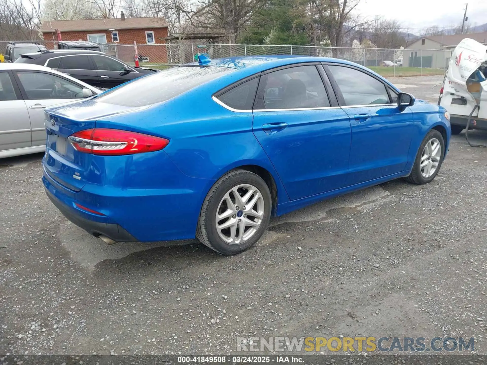 4 Photograph of a damaged car 3FA6P0HDXKR102508 FORD FUSION 2019