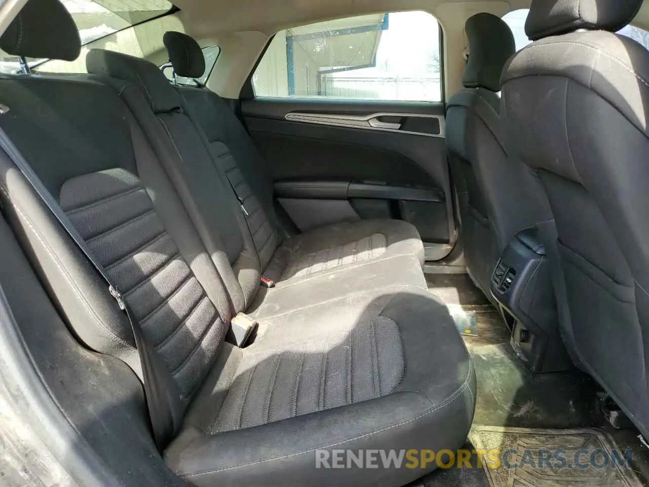 10 Photograph of a damaged car 3FA6P0HDXKR107997 FORD FUSION 2019
