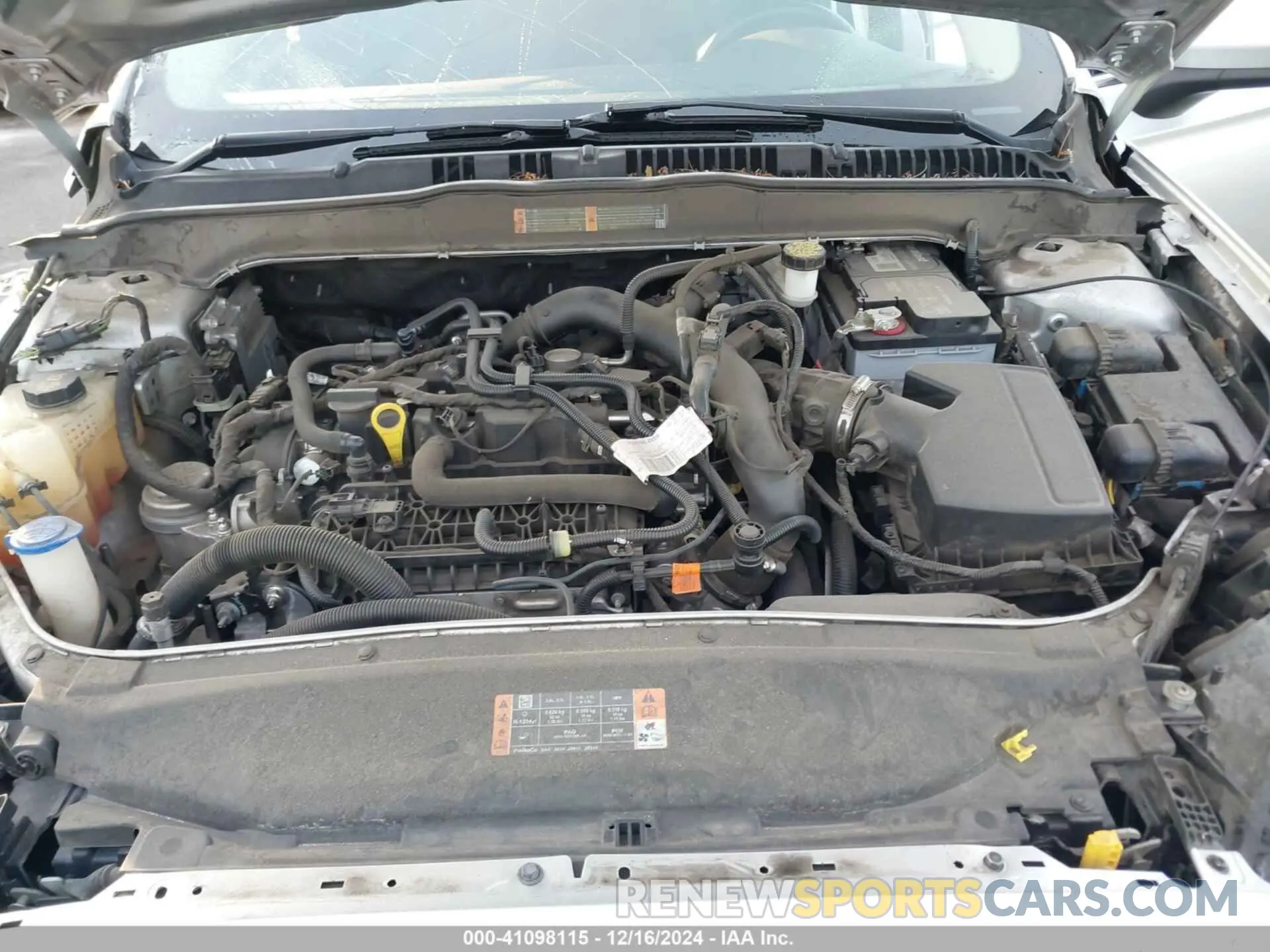 10 Photograph of a damaged car 3FA6P0HDXKR134701 FORD FUSION 2019