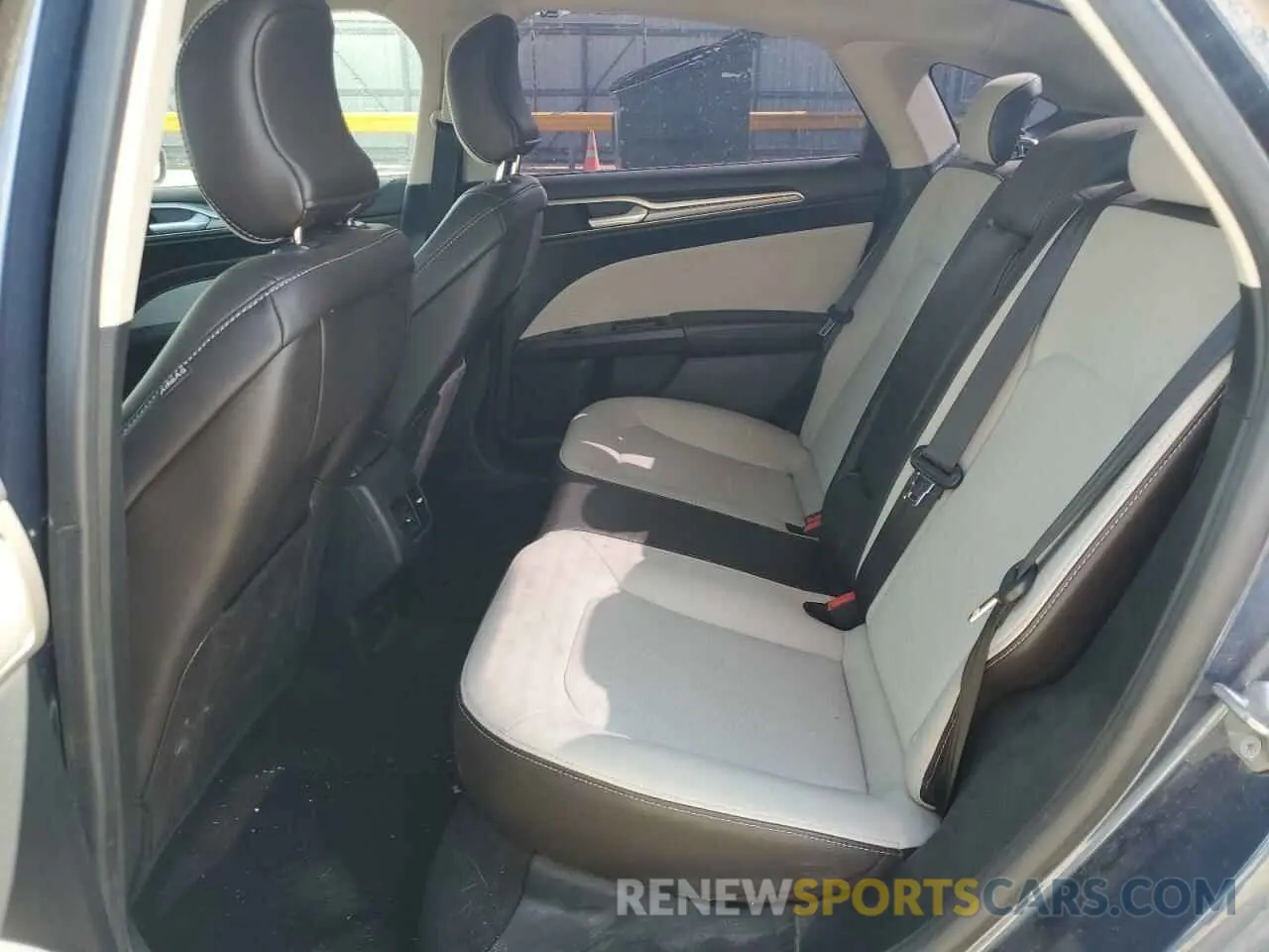 10 Photograph of a damaged car 3FA6P0HDXKR135508 FORD FUSION 2019