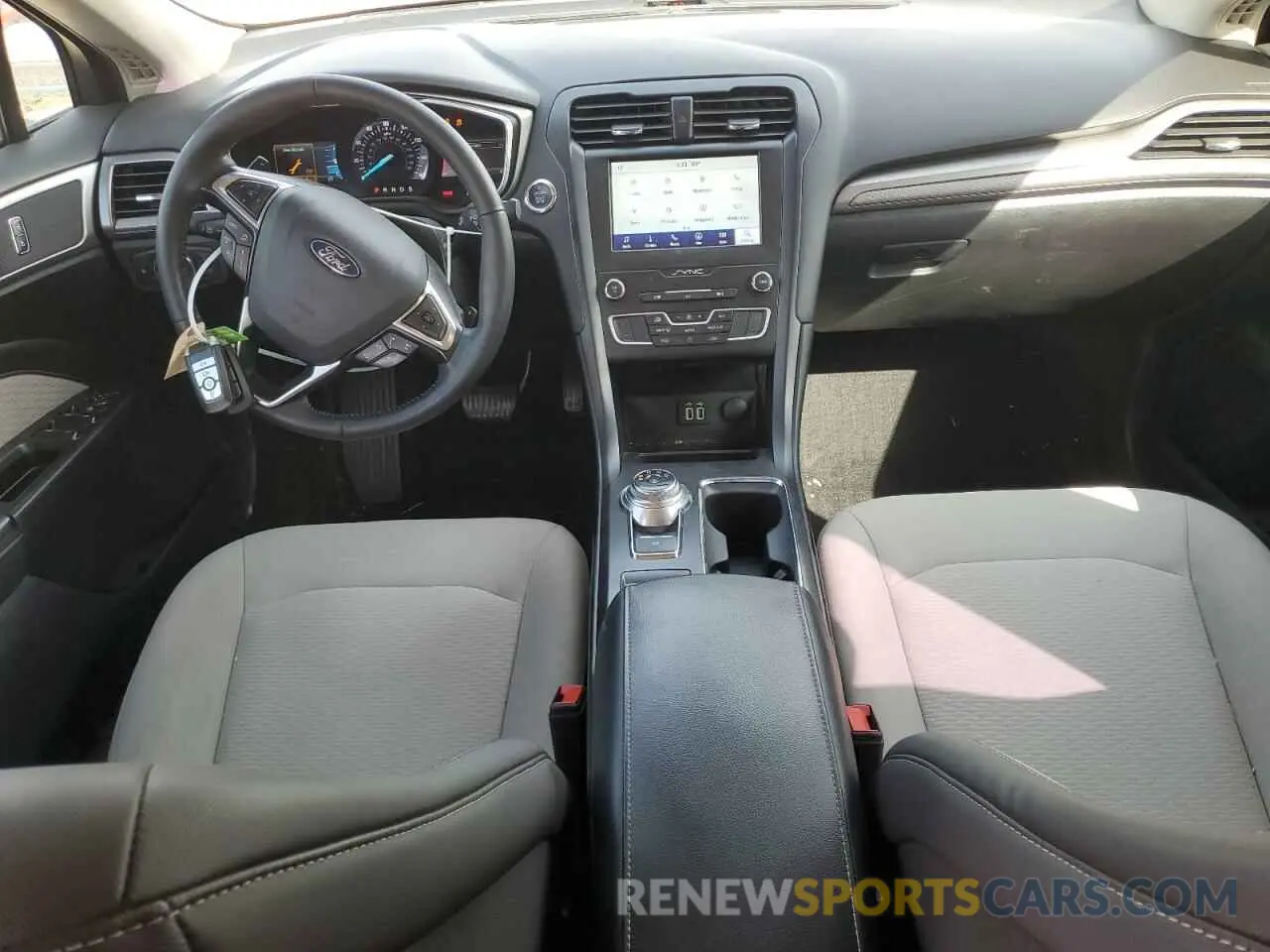 8 Photograph of a damaged car 3FA6P0HDXKR135508 FORD FUSION 2019