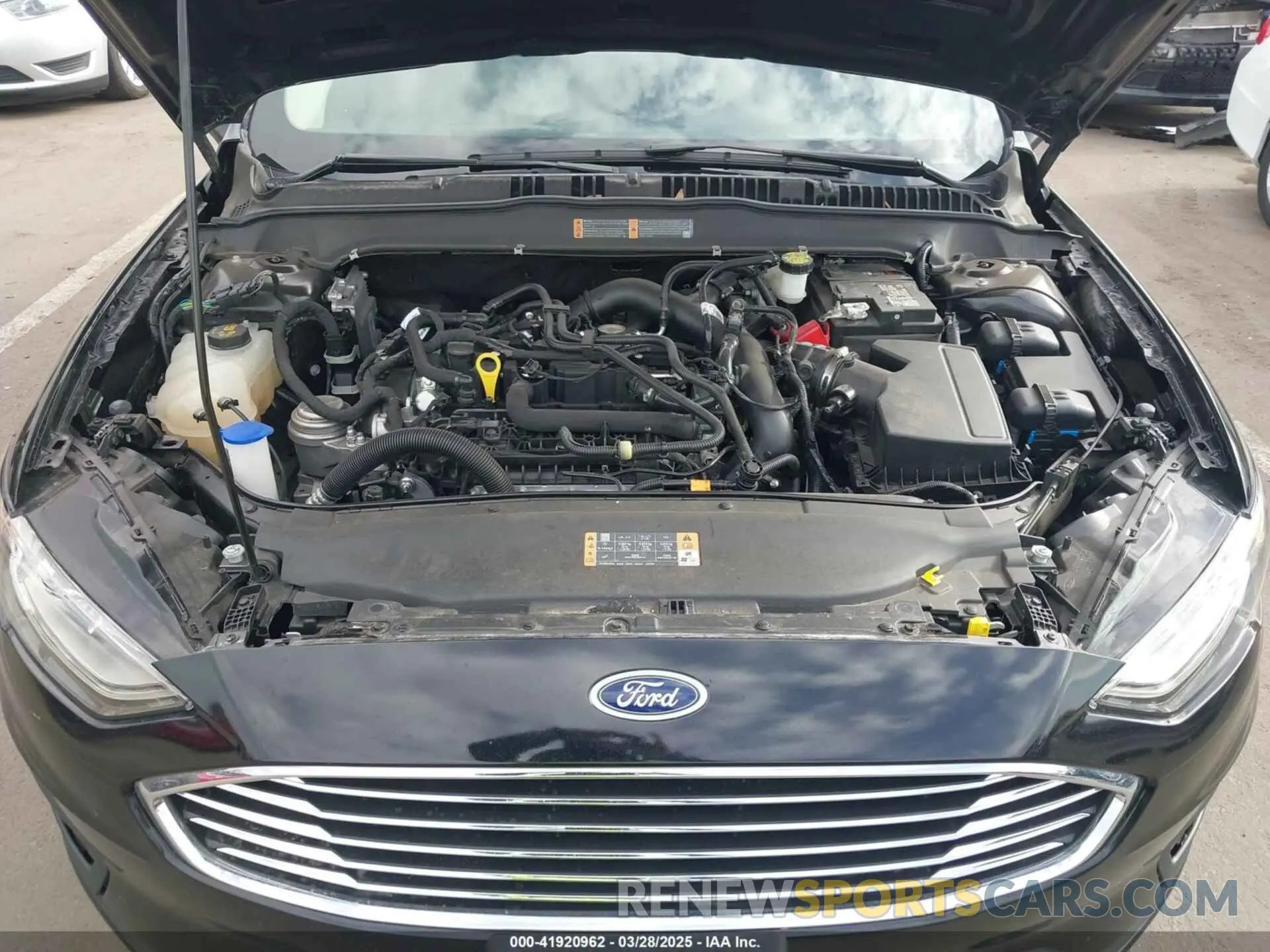10 Photograph of a damaged car 3FA6P0HDXKR184031 FORD FUSION 2019