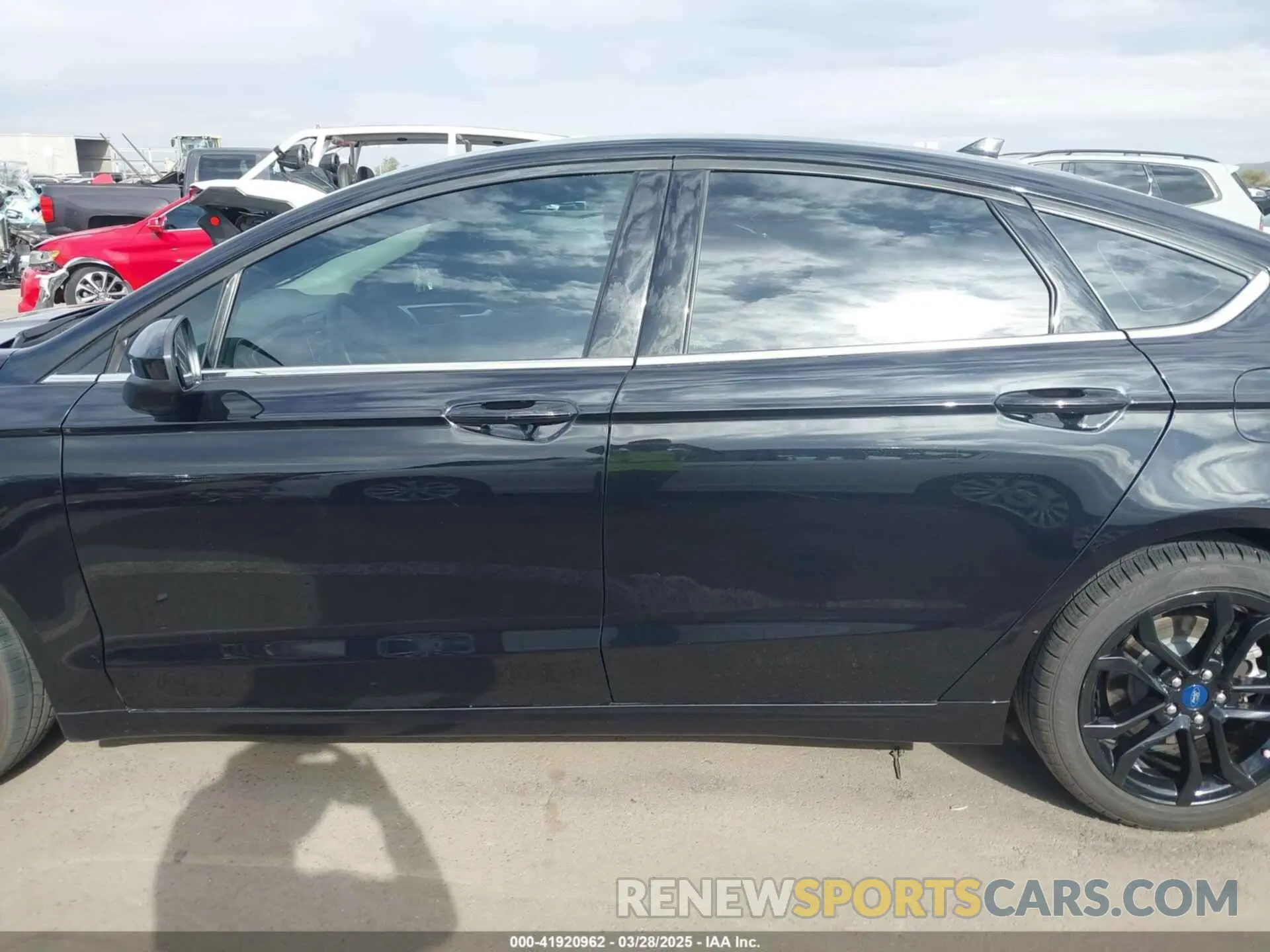 15 Photograph of a damaged car 3FA6P0HDXKR184031 FORD FUSION 2019