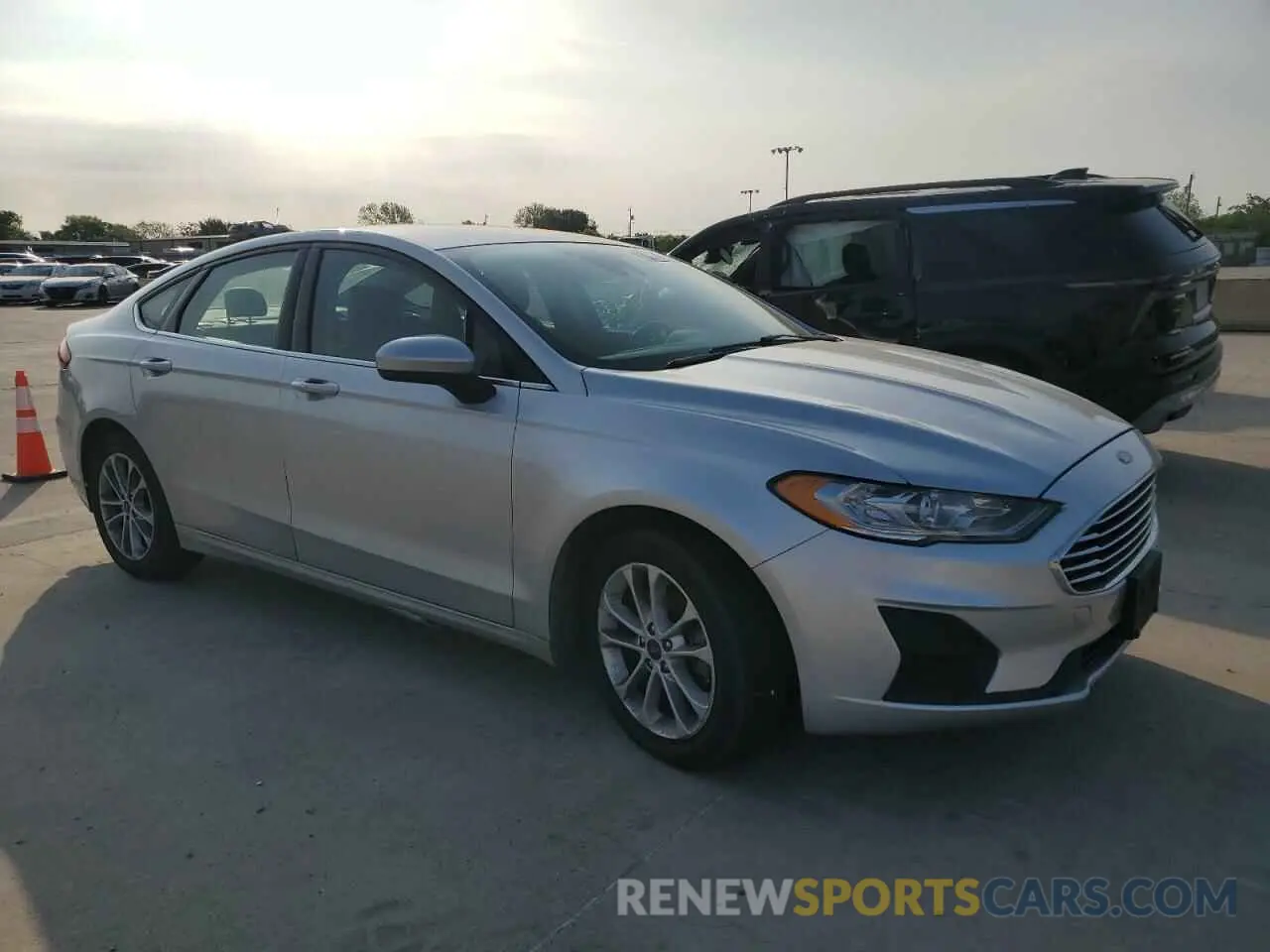 4 Photograph of a damaged car 3FA6P0HDXKR190069 FORD FUSION 2019
