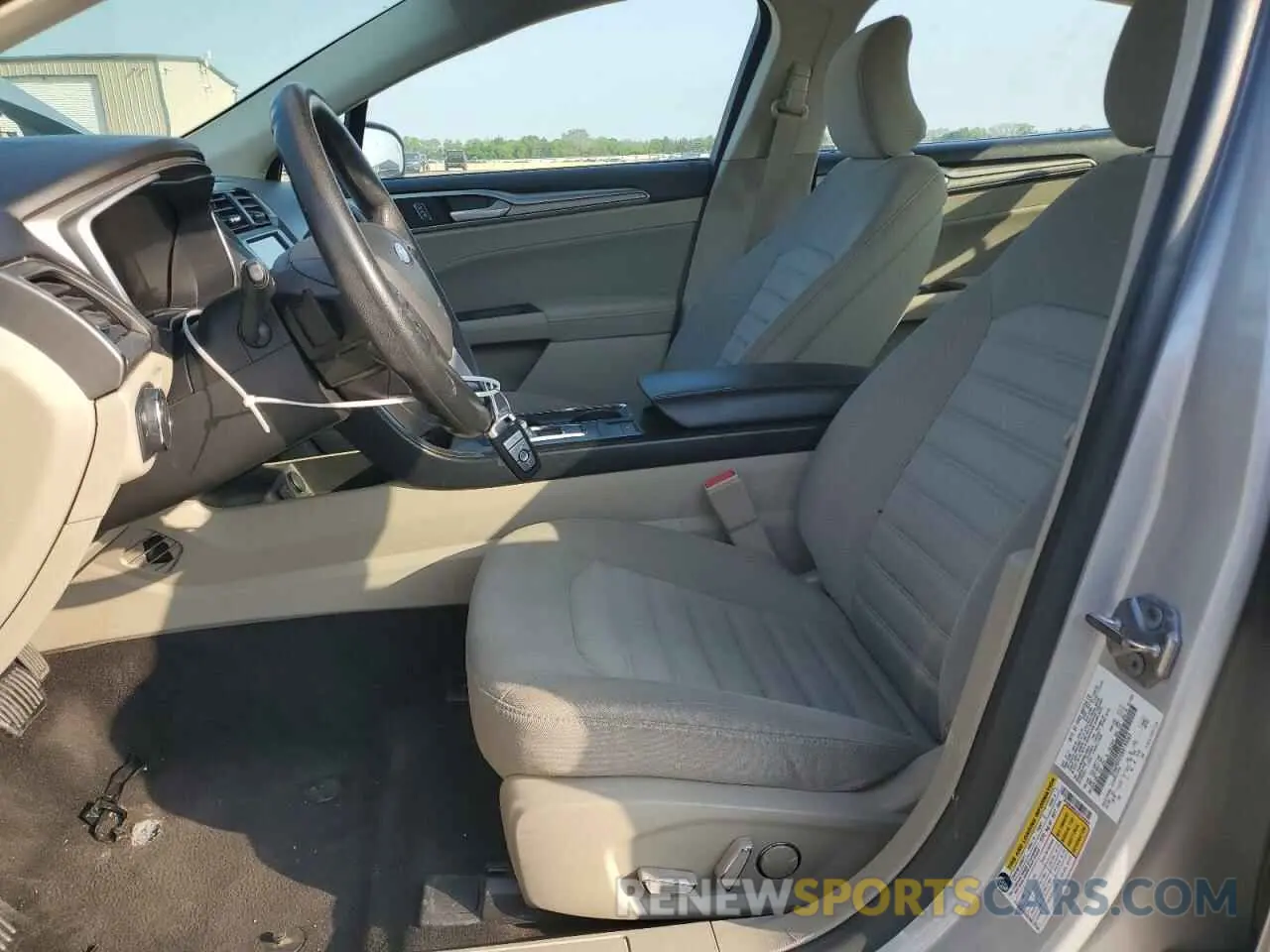 7 Photograph of a damaged car 3FA6P0HDXKR190069 FORD FUSION 2019