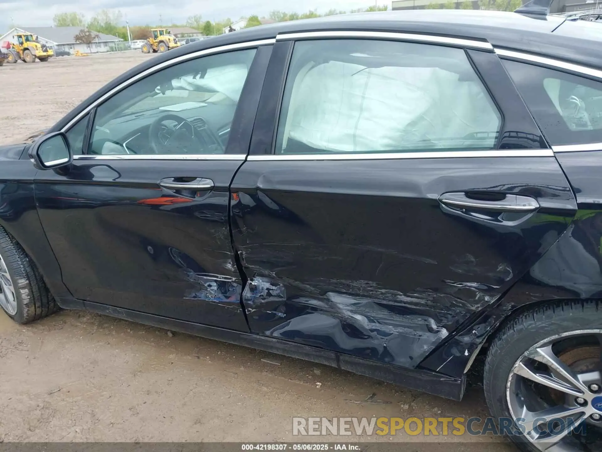 14 Photograph of a damaged car 3FA6P0K92KR248521 FORD FUSION 2019