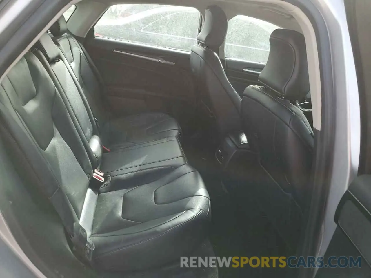 10 Photograph of a damaged car 3FA6P0K95KR270710 FORD FUSION 2019