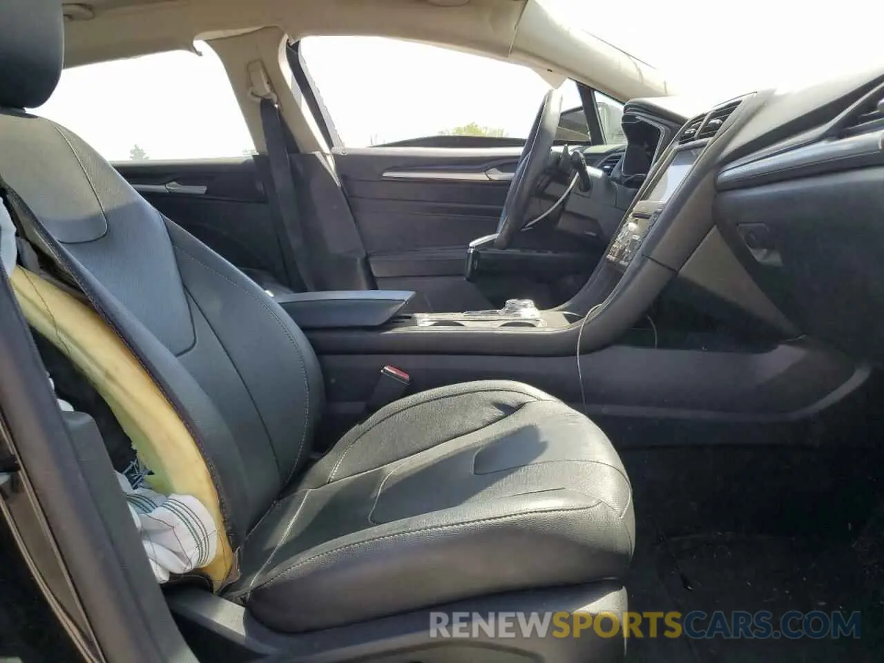 7 Photograph of a damaged car 3FA6P0K97KR121781 FORD FUSION 2019