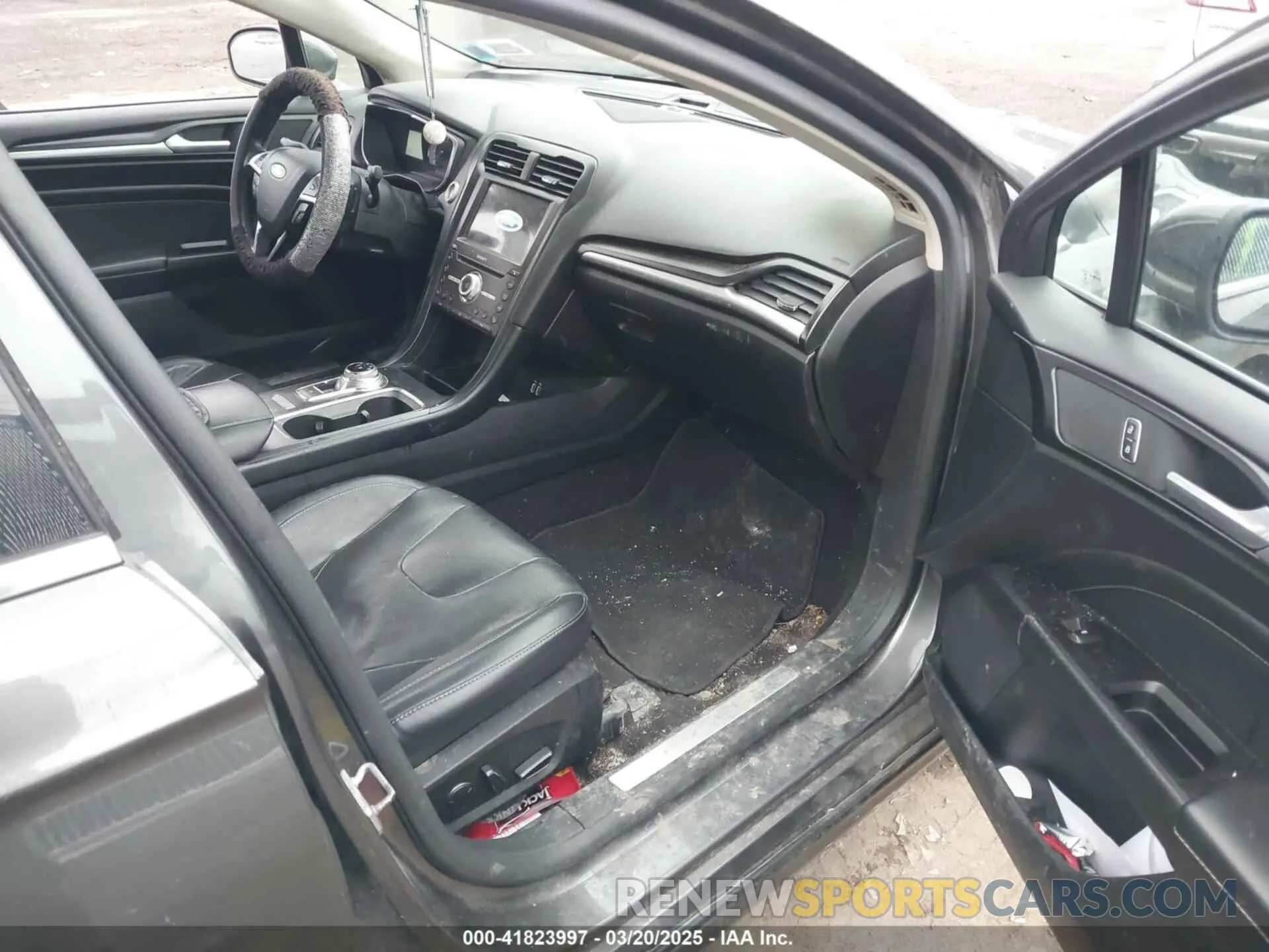 5 Photograph of a damaged car 3FA6P0K9XKR259556 FORD FUSION 2019