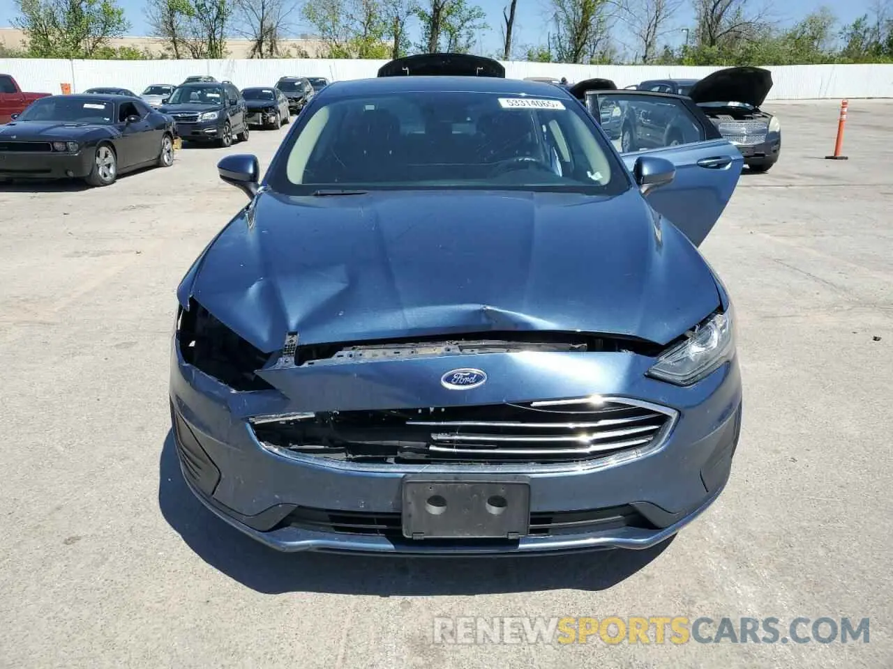 5 Photograph of a damaged car 3FA6P0LU0KR108860 FORD FUSION 2019