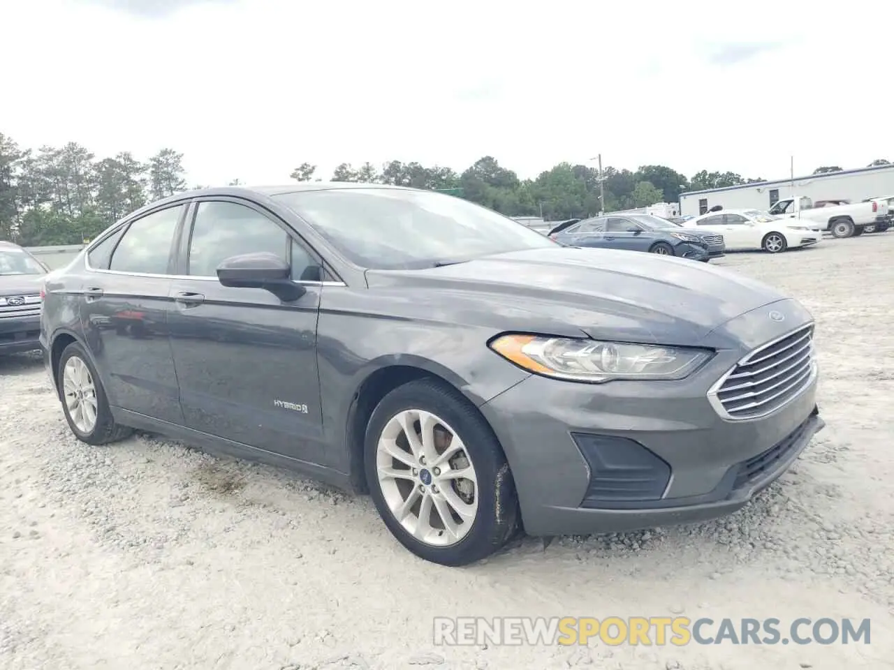 4 Photograph of a damaged car 3FA6P0LU0KR109412 FORD FUSION 2019