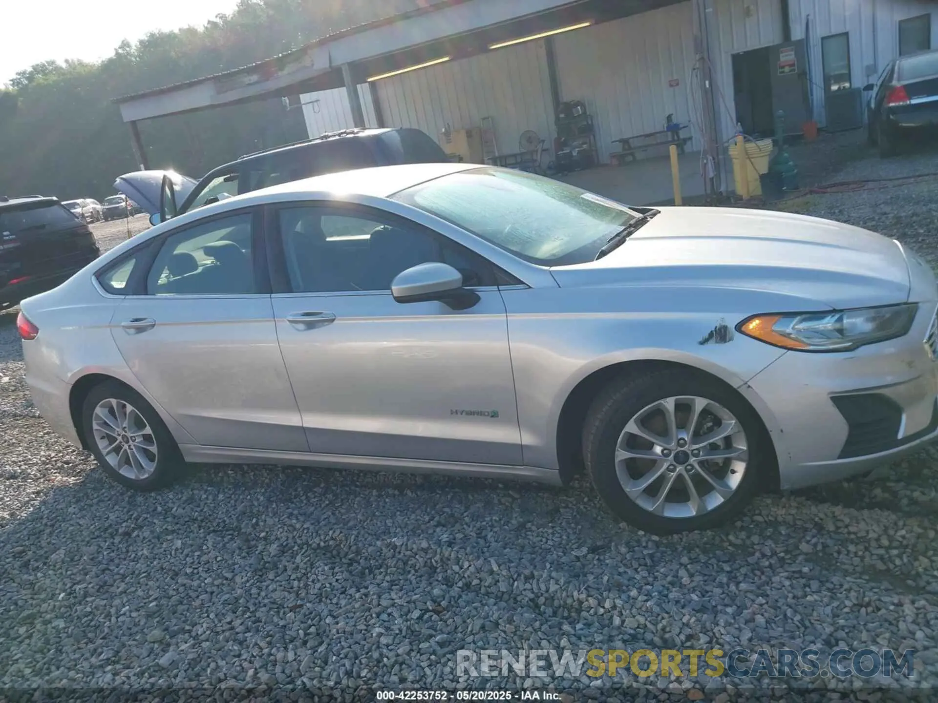 13 Photograph of a damaged car 3FA6P0LU0KR115551 FORD FUSION 2019