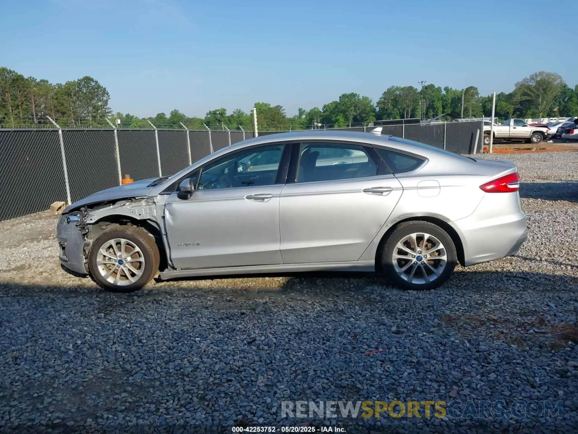14 Photograph of a damaged car 3FA6P0LU0KR115551 FORD FUSION 2019