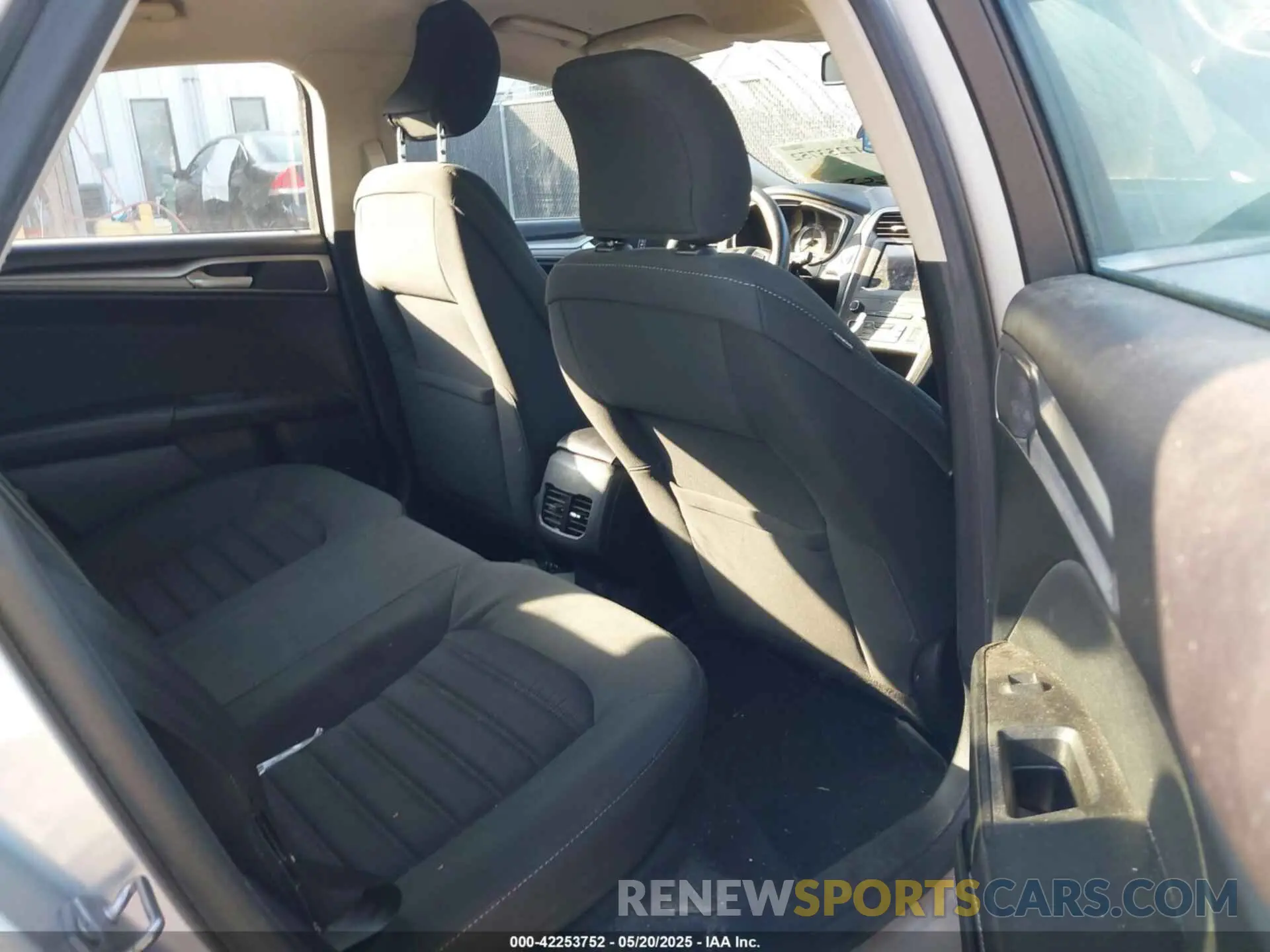 8 Photograph of a damaged car 3FA6P0LU0KR115551 FORD FUSION 2019