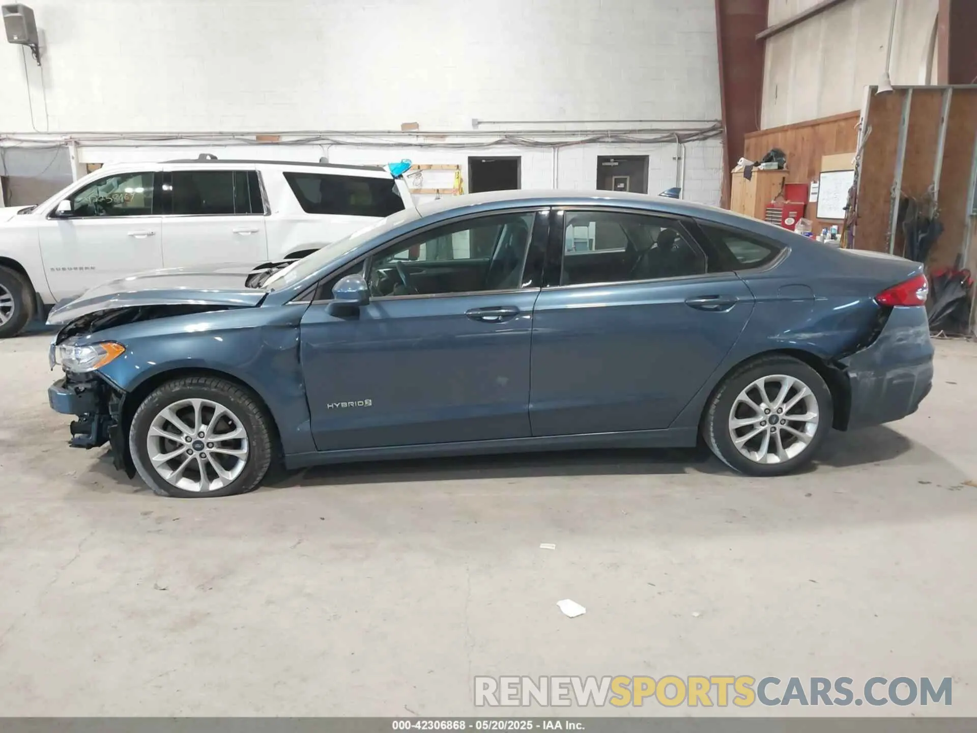 15 Photograph of a damaged car 3FA6P0LU0KR146217 FORD FUSION 2019
