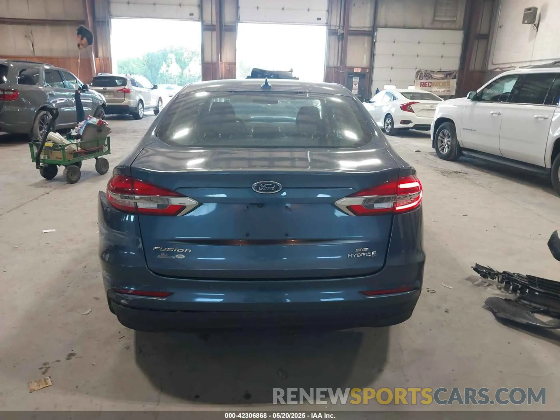 17 Photograph of a damaged car 3FA6P0LU0KR146217 FORD FUSION 2019