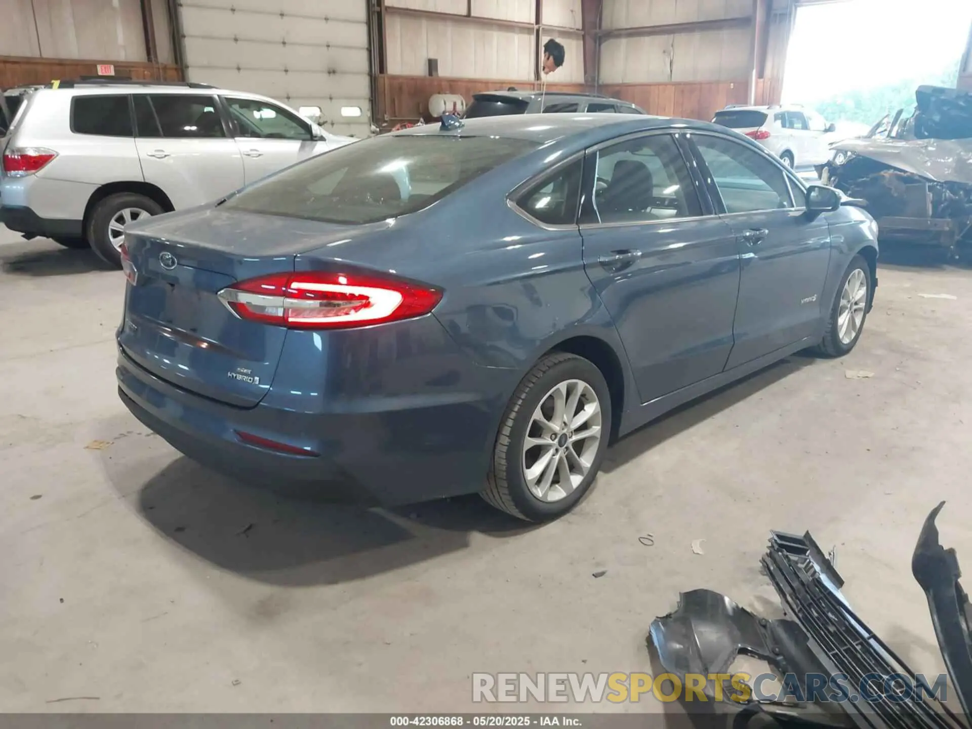 4 Photograph of a damaged car 3FA6P0LU0KR146217 FORD FUSION 2019
