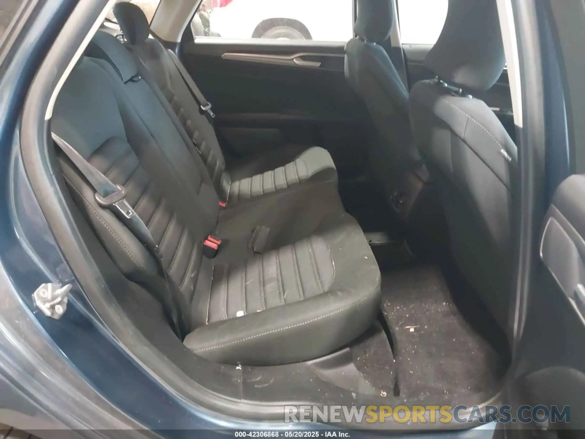 8 Photograph of a damaged car 3FA6P0LU0KR146217 FORD FUSION 2019
