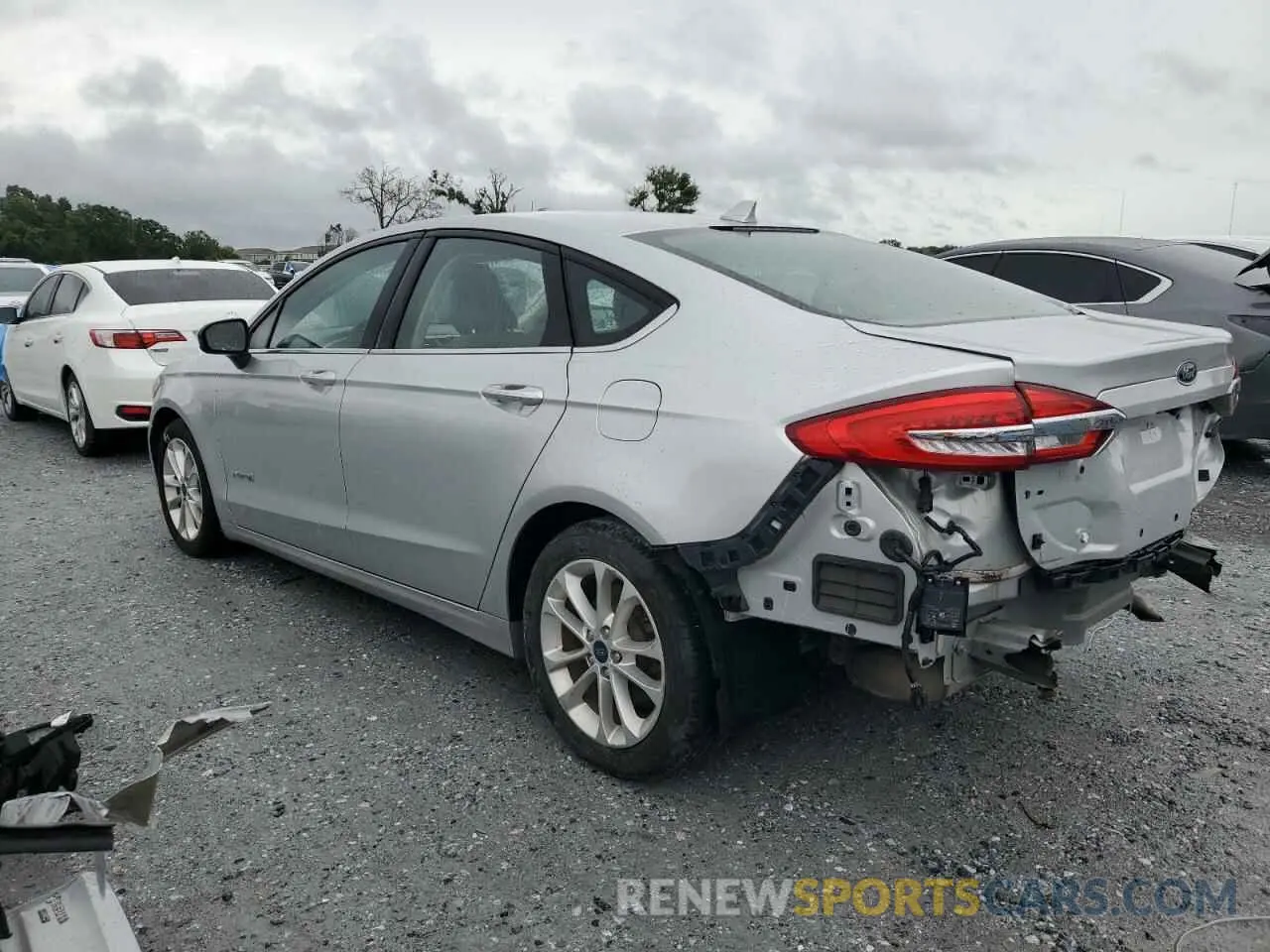 2 Photograph of a damaged car 3FA6P0LU0KR180013 FORD FUSION 2019