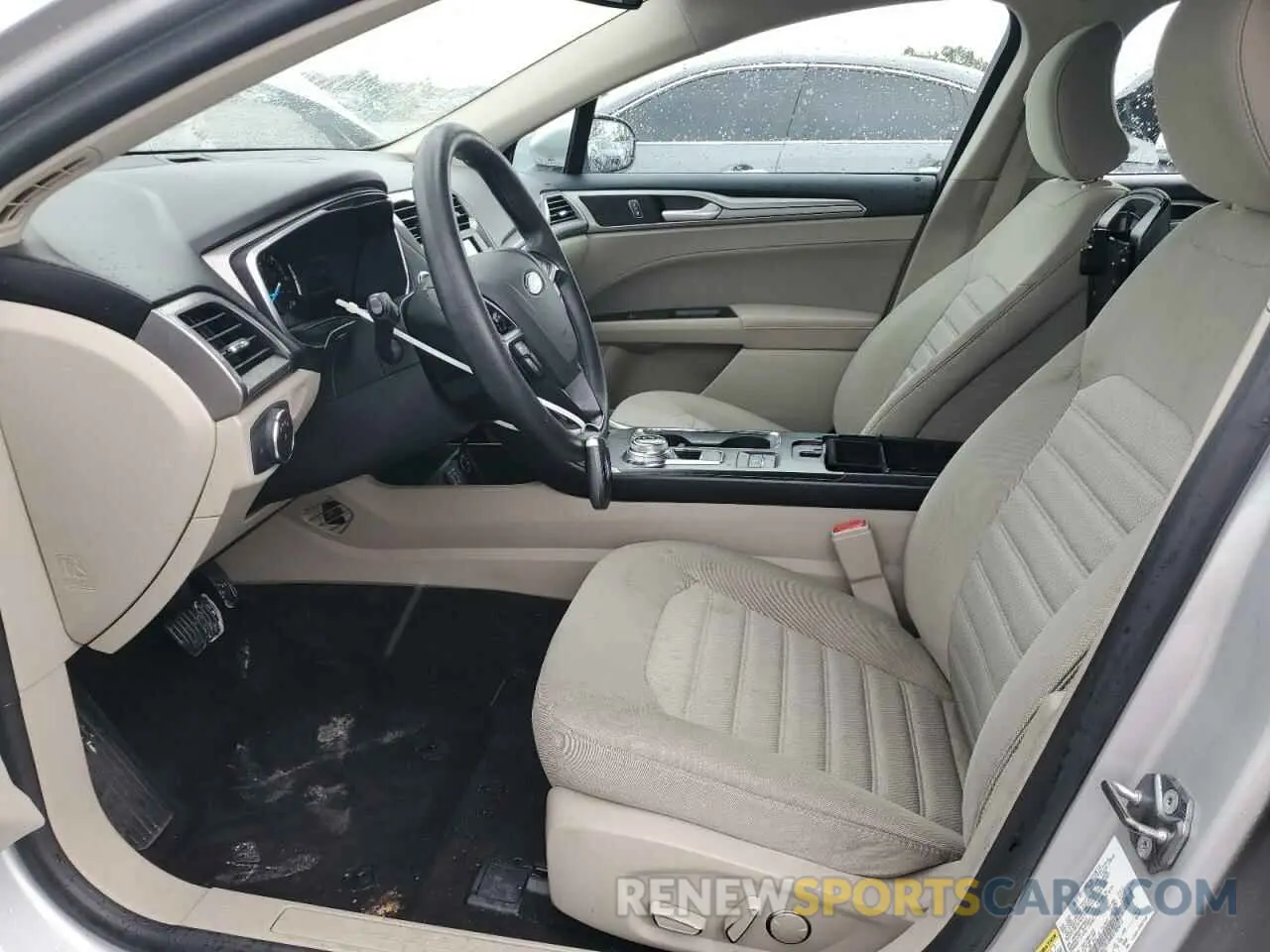 7 Photograph of a damaged car 3FA6P0LU0KR180013 FORD FUSION 2019
