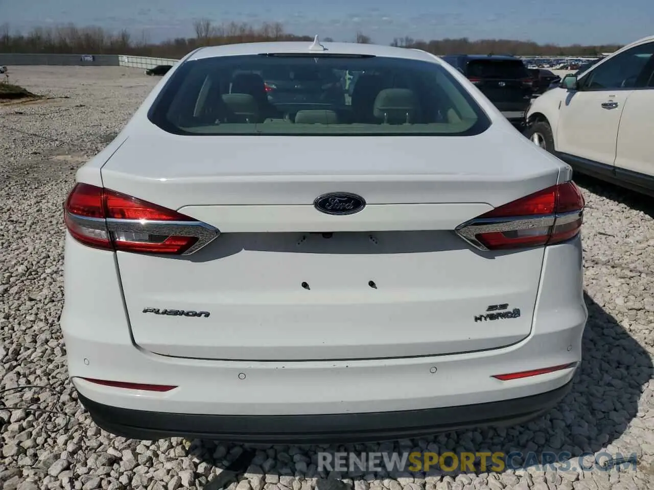 6 Photograph of a damaged car 3FA6P0LU0KR188144 FORD FUSION 2019