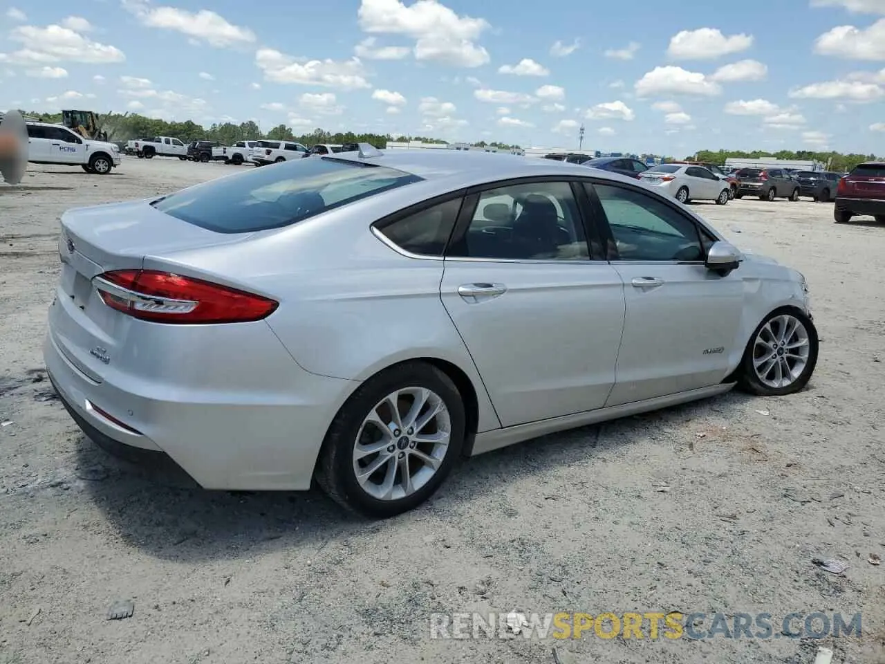 3 Photograph of a damaged car 3FA6P0LU0KR193764 FORD FUSION 2019