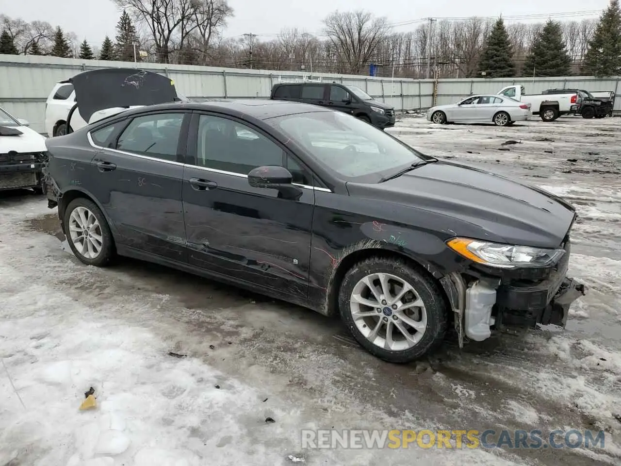 4 Photograph of a damaged car 3FA6P0LU0KR266762 FORD FUSION 2019
