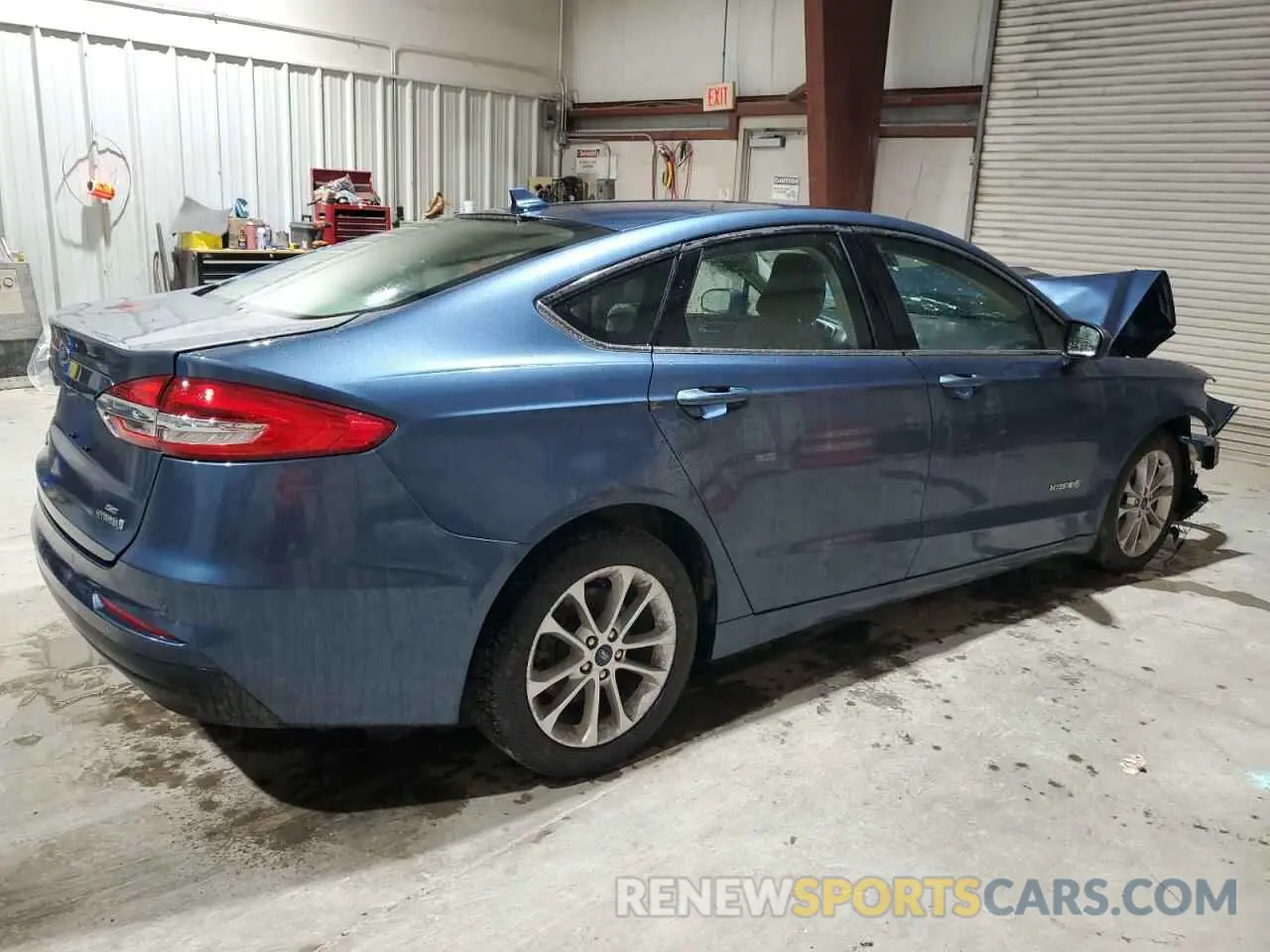 3 Photograph of a damaged car 3FA6P0LU0KR266776 FORD FUSION 2019