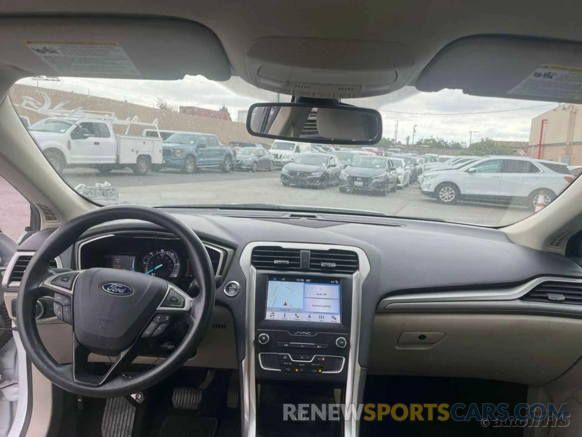 9 Photograph of a damaged car 3FA6P0LU0KR277678 FORD FUSION 2019