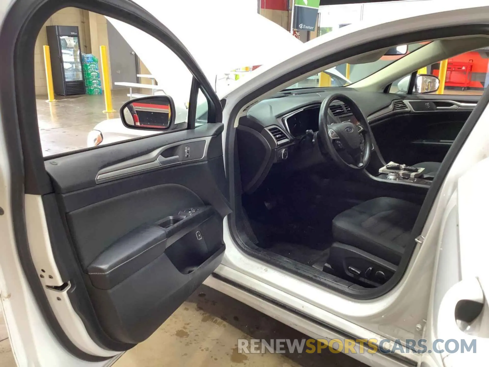 38 Photograph of a damaged car 3FA6P0LU0KR285585 FORD FUSION 2019