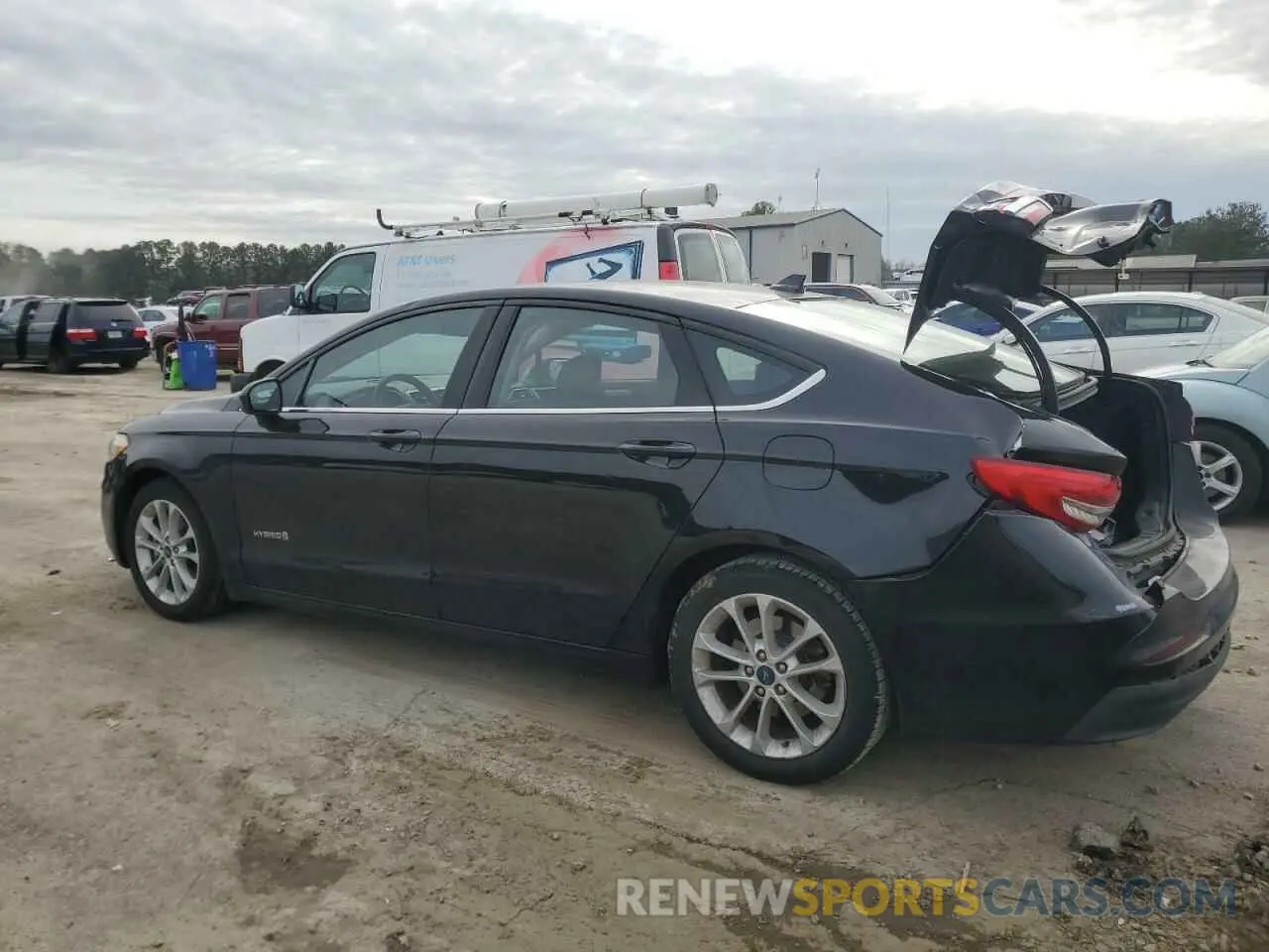 2 Photograph of a damaged car 3FA6P0LU1KR120659 FORD FUSION 2019