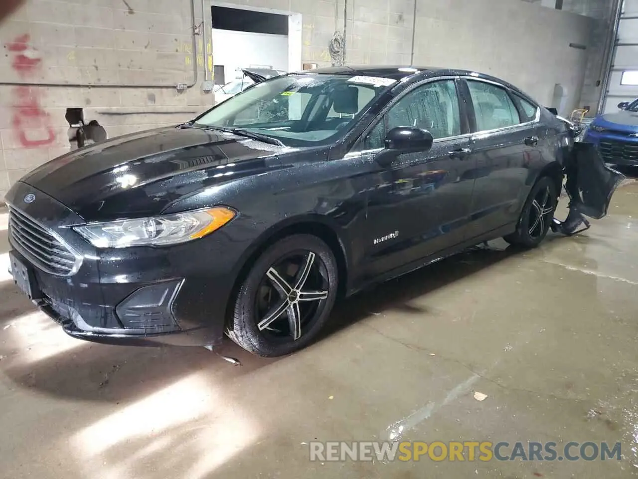 1 Photograph of a damaged car 3FA6P0LU1KR131936 FORD FUSION 2019