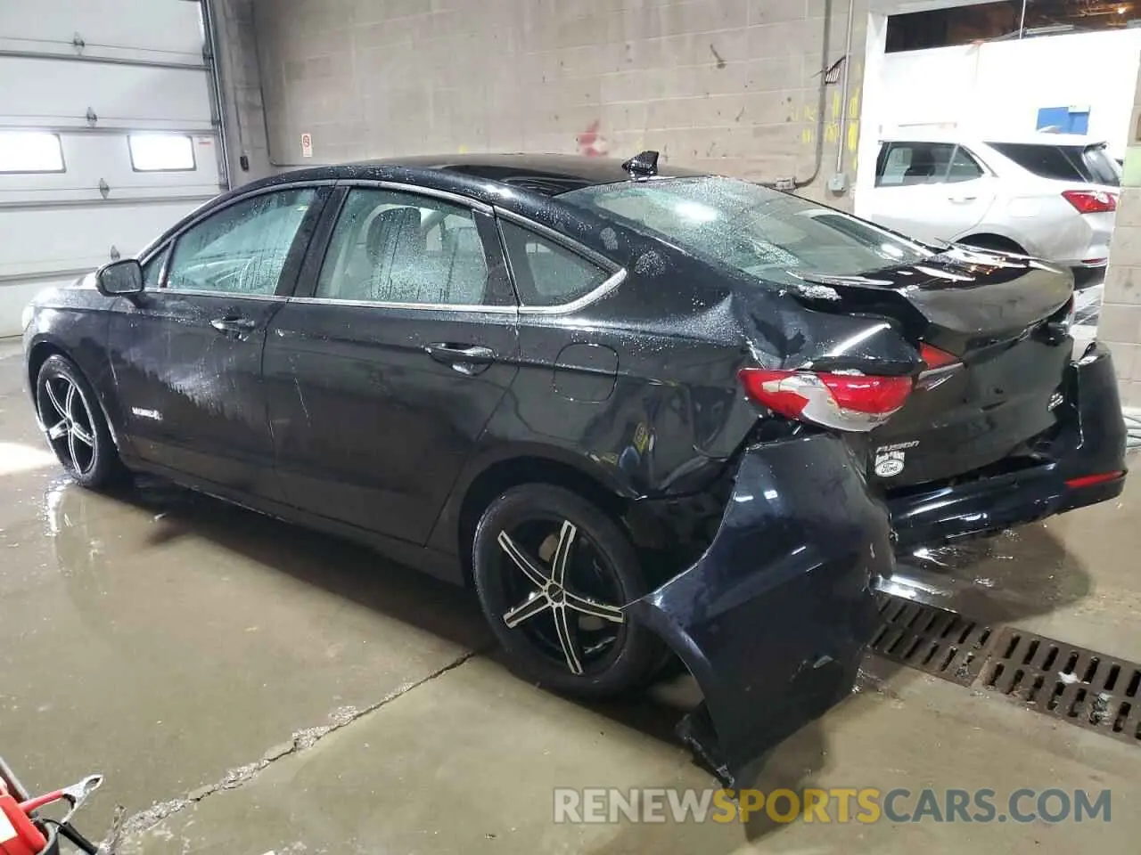 2 Photograph of a damaged car 3FA6P0LU1KR131936 FORD FUSION 2019